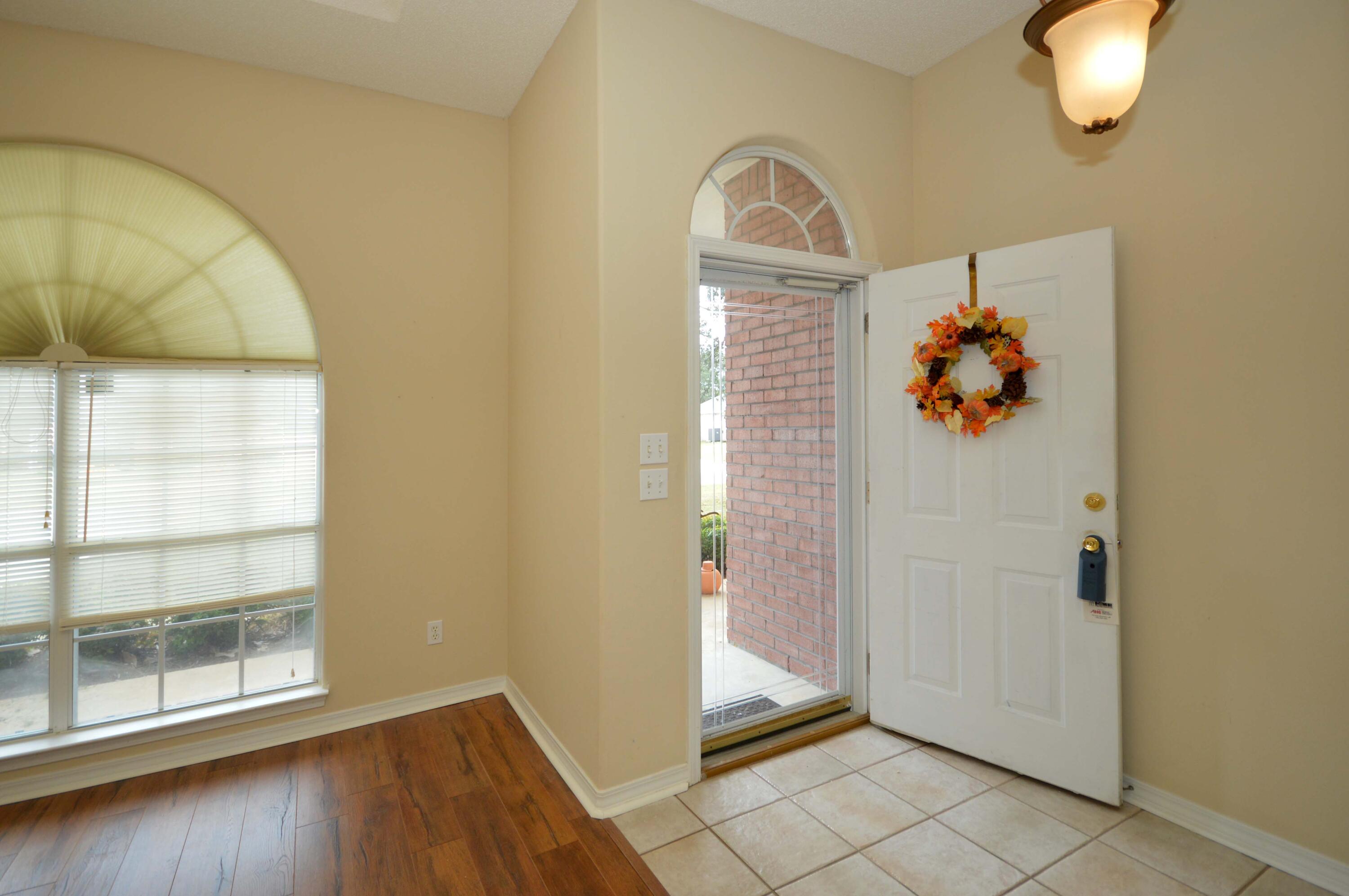 ROBLEDAL ESTATES - Residential