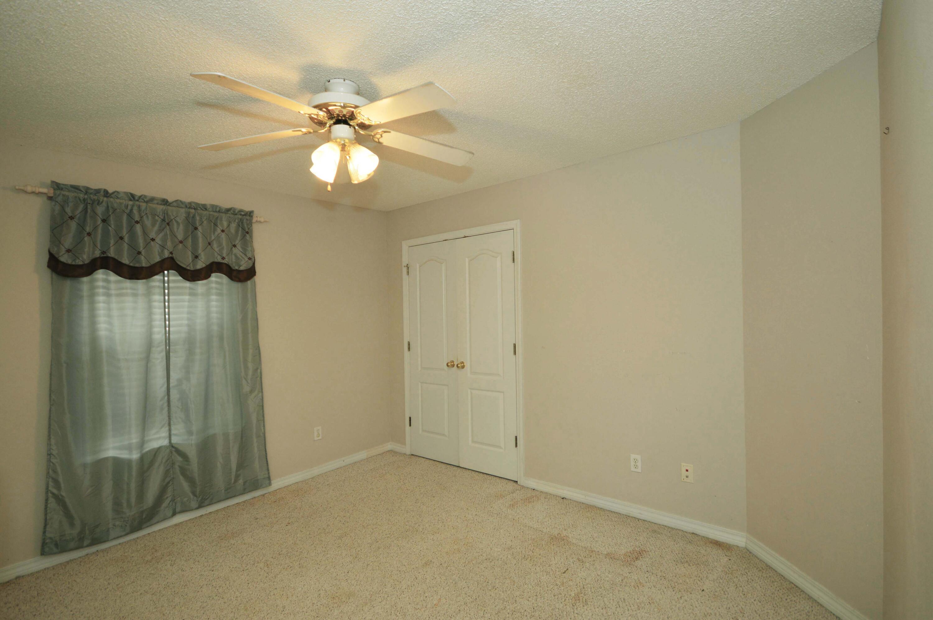 ROBLEDAL ESTATES - Residential