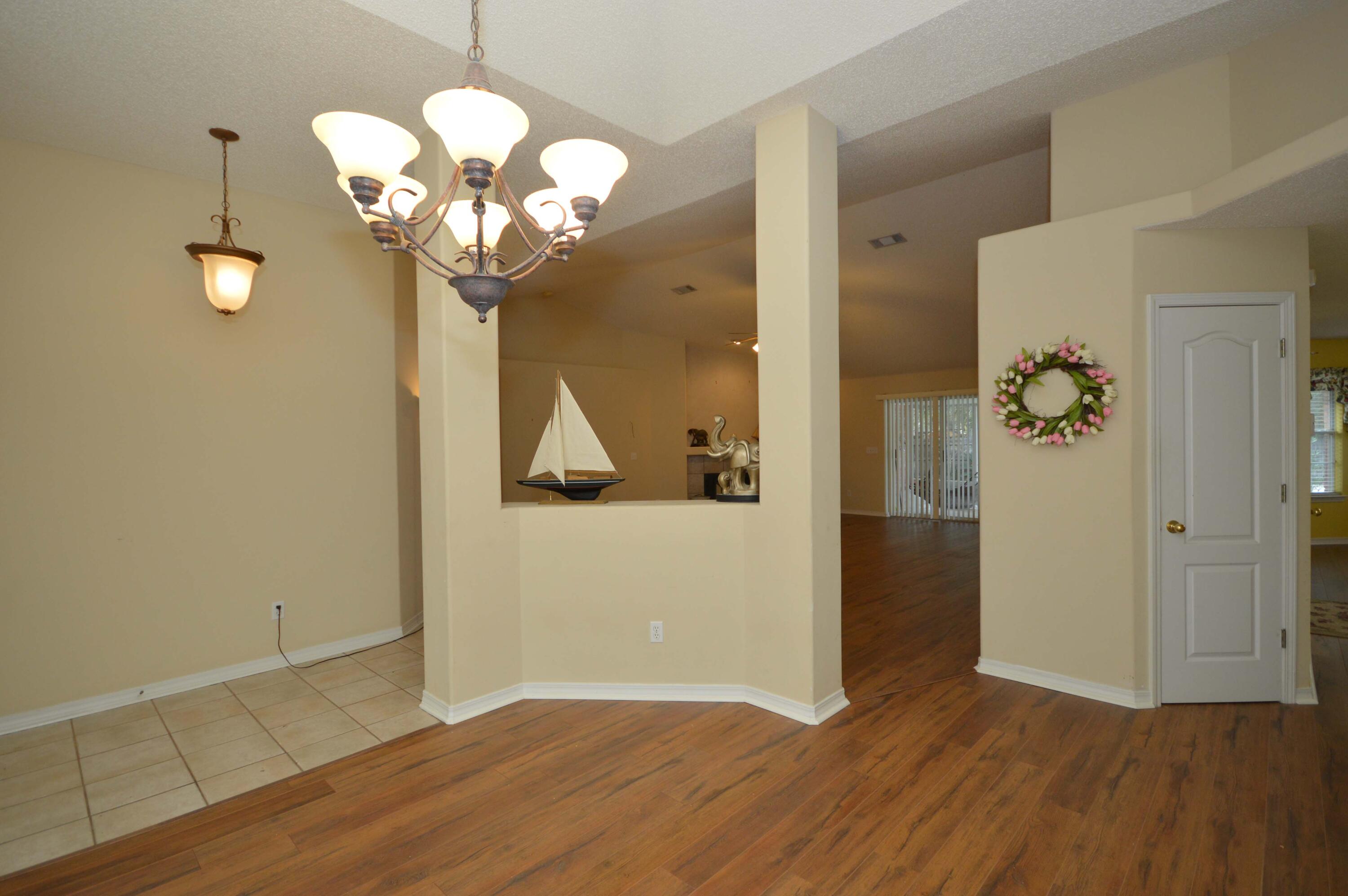 ROBLEDAL ESTATES - Residential