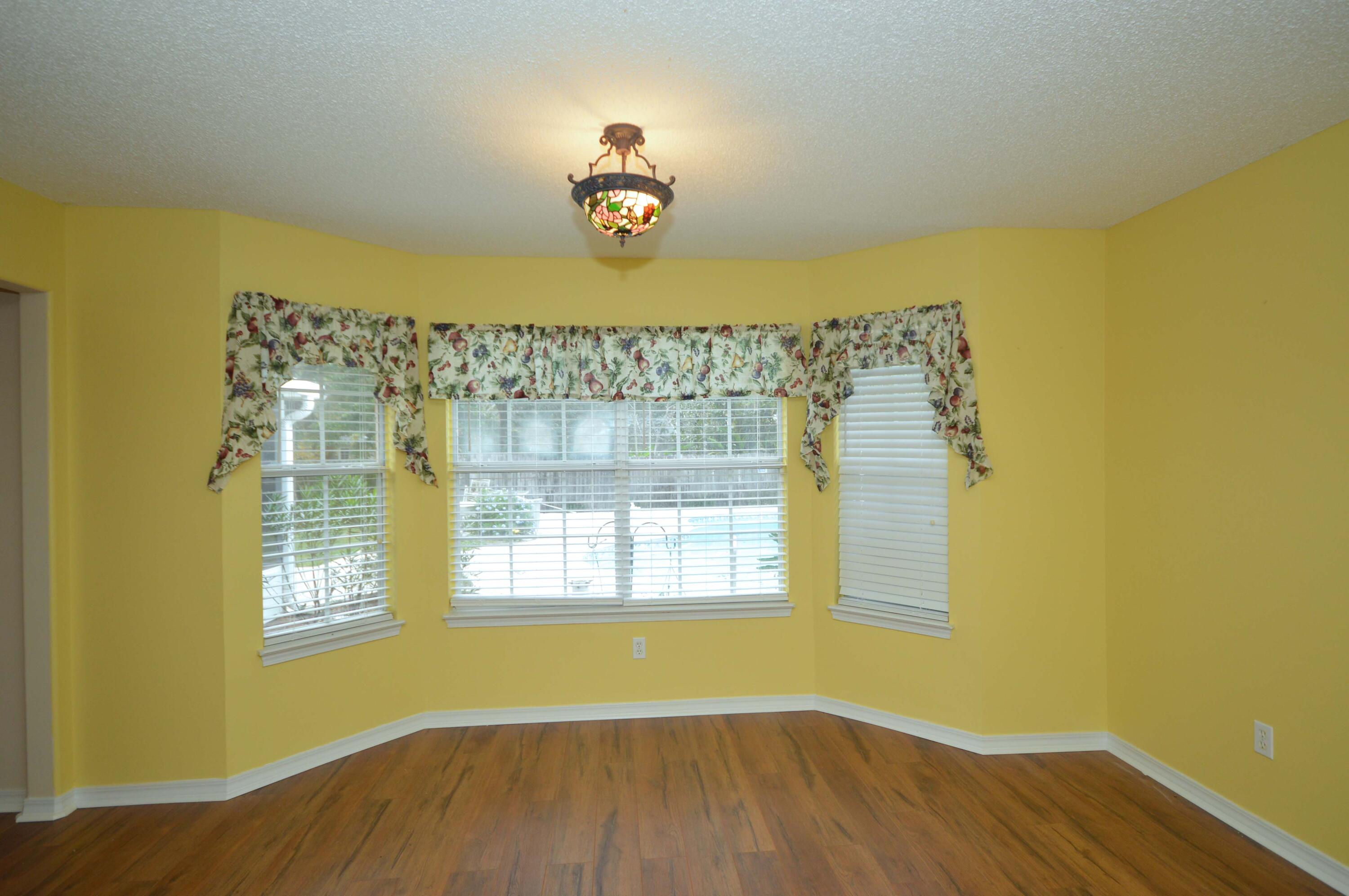 ROBLEDAL ESTATES - Residential