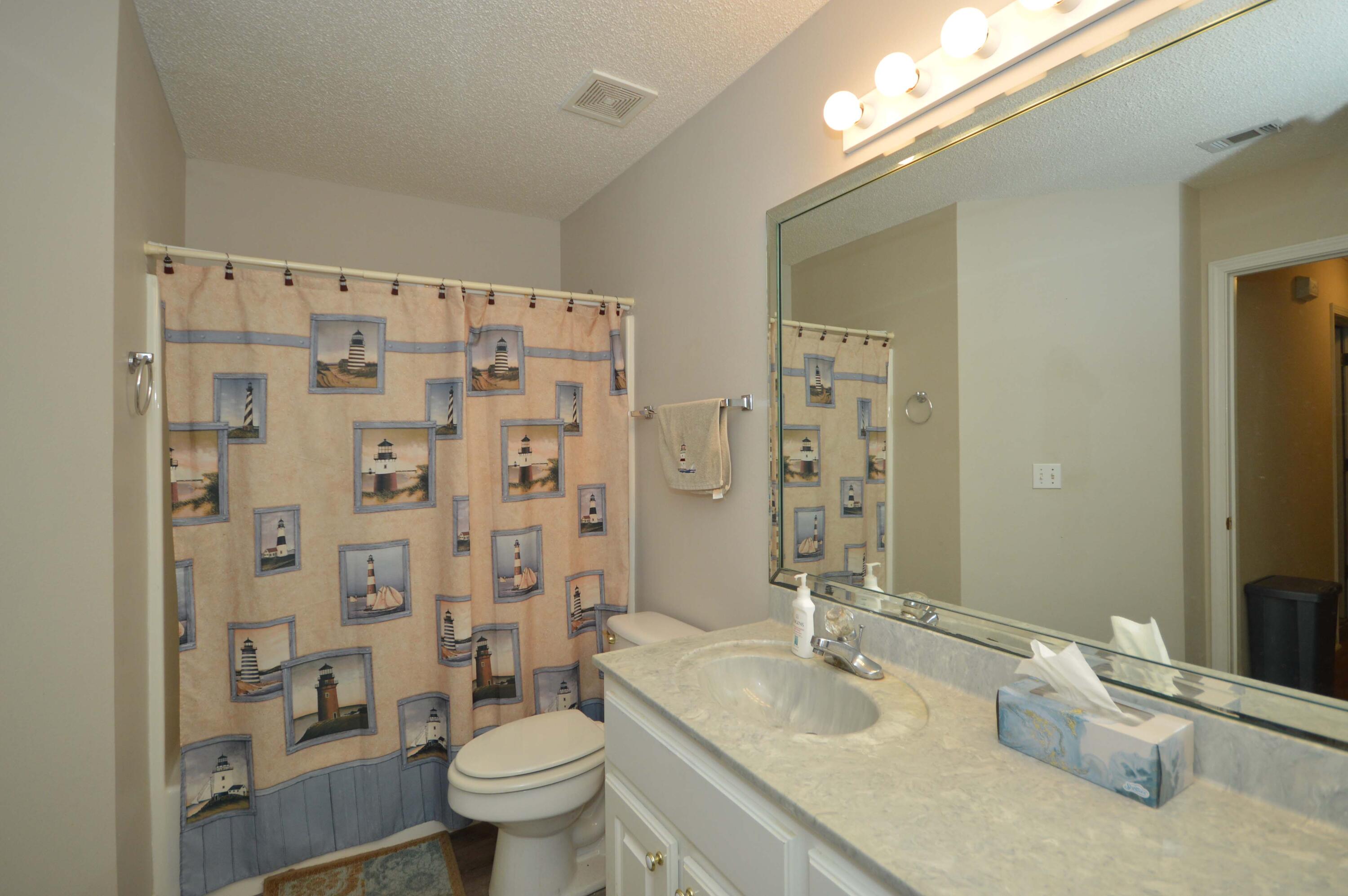 ROBLEDAL ESTATES - Residential