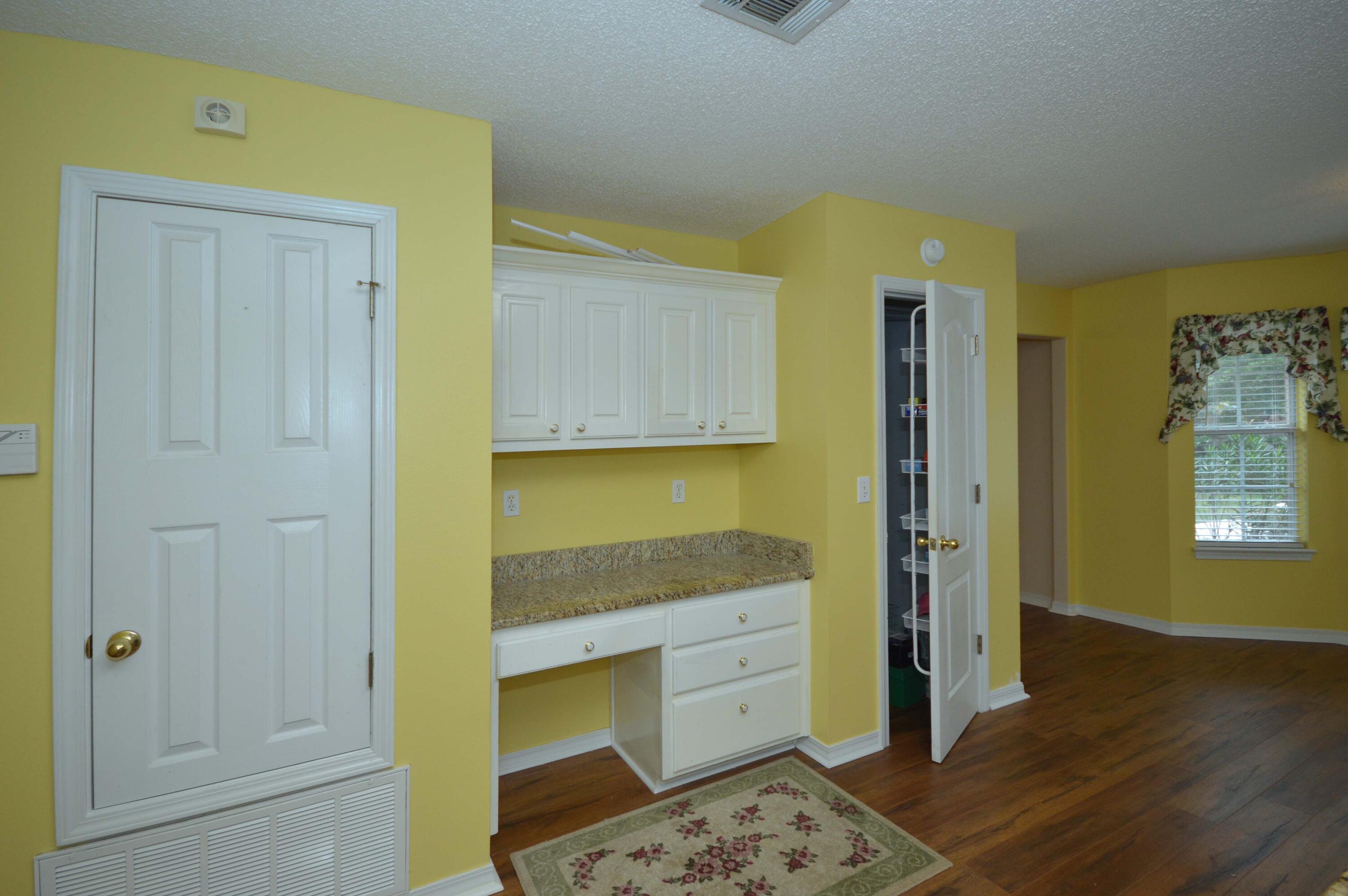 ROBLEDAL ESTATES - Residential