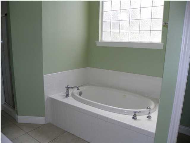 EMERALD BAY PH 1A - Residential Lease