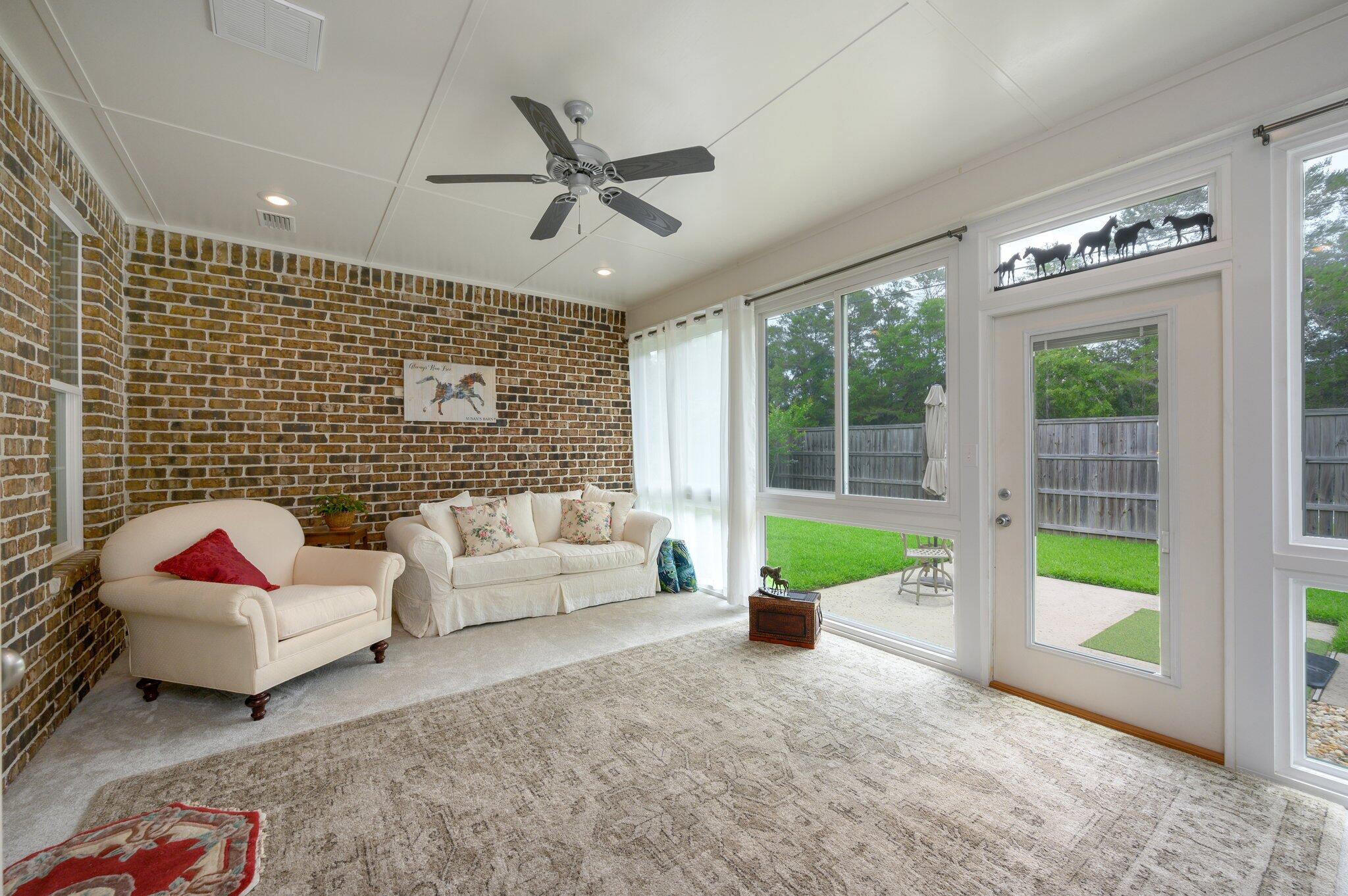THE STABLES AT ROCKY BAYOU - Residential