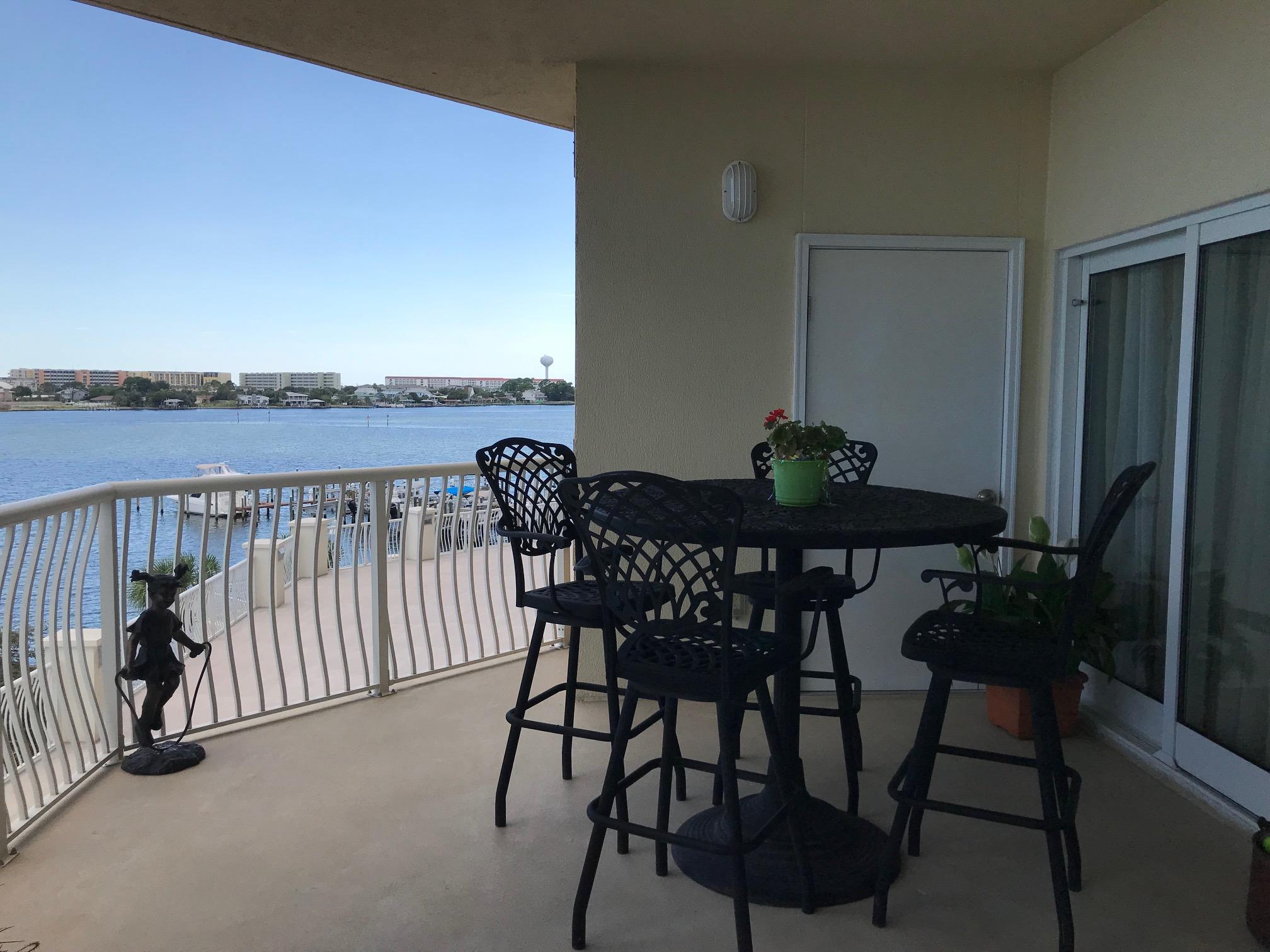 PRESIDIO YACHT CLUB - Residential