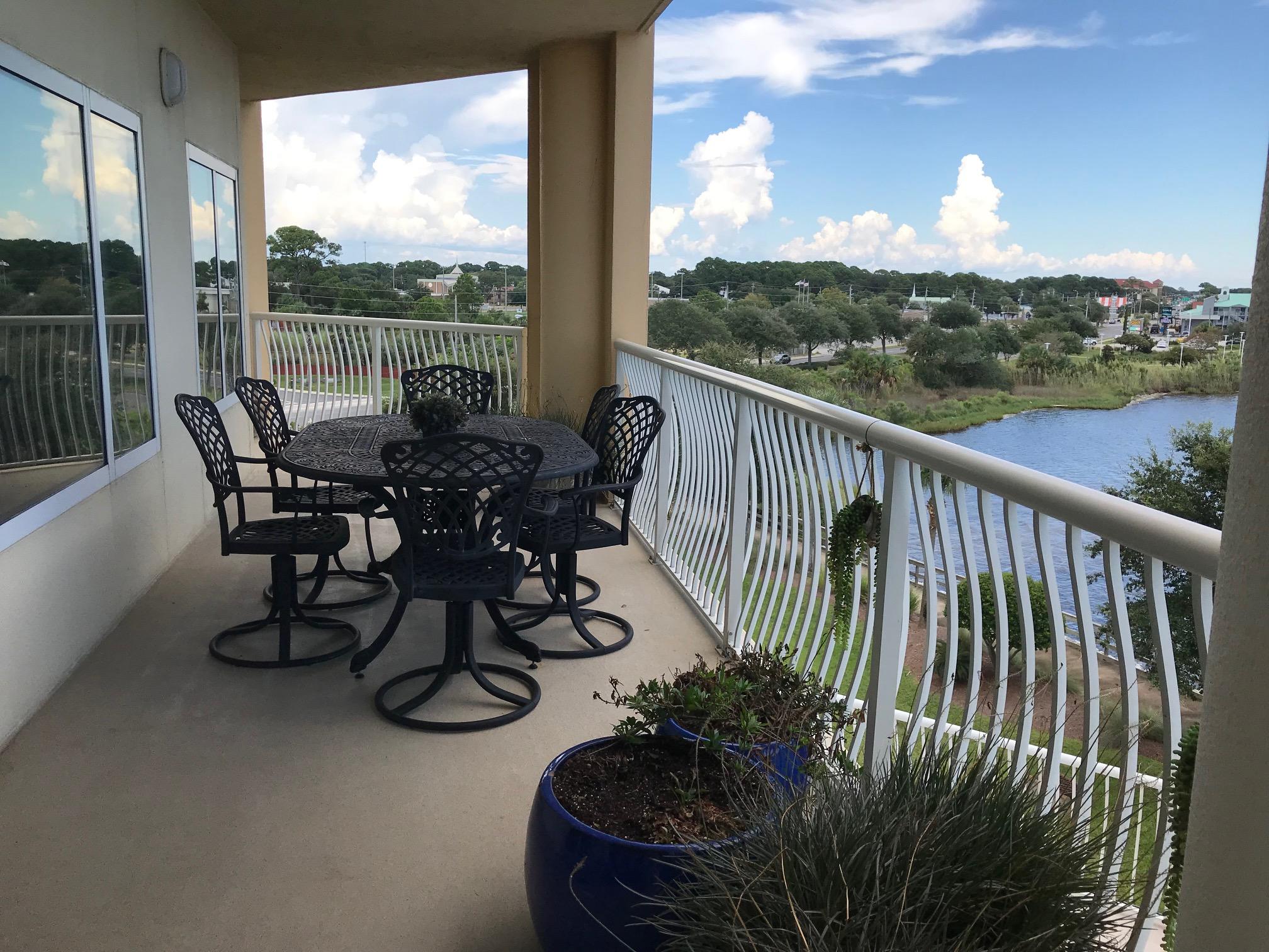 PRESIDIO YACHT CLUB - Residential