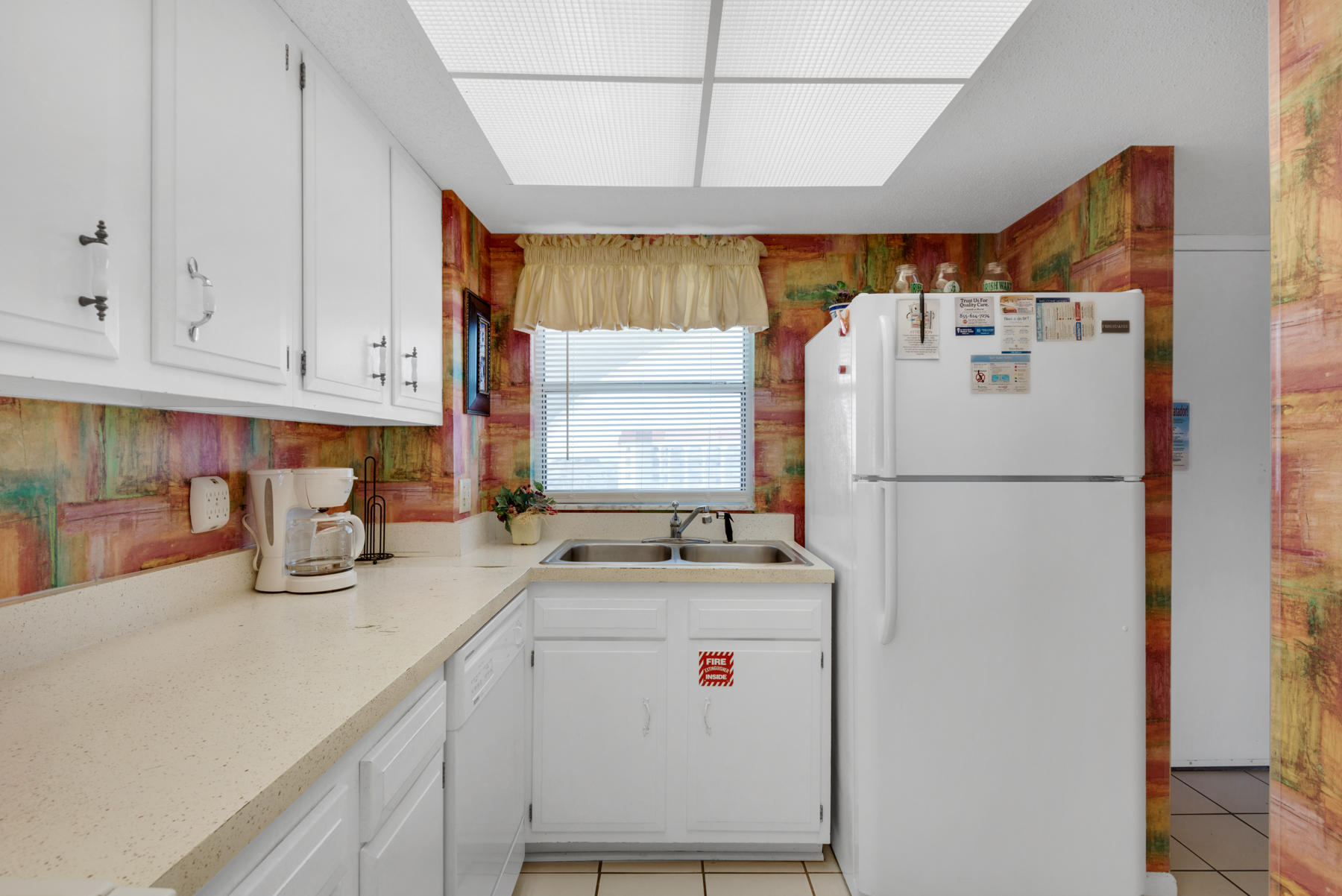 EL MATADOR CONDO - Residential