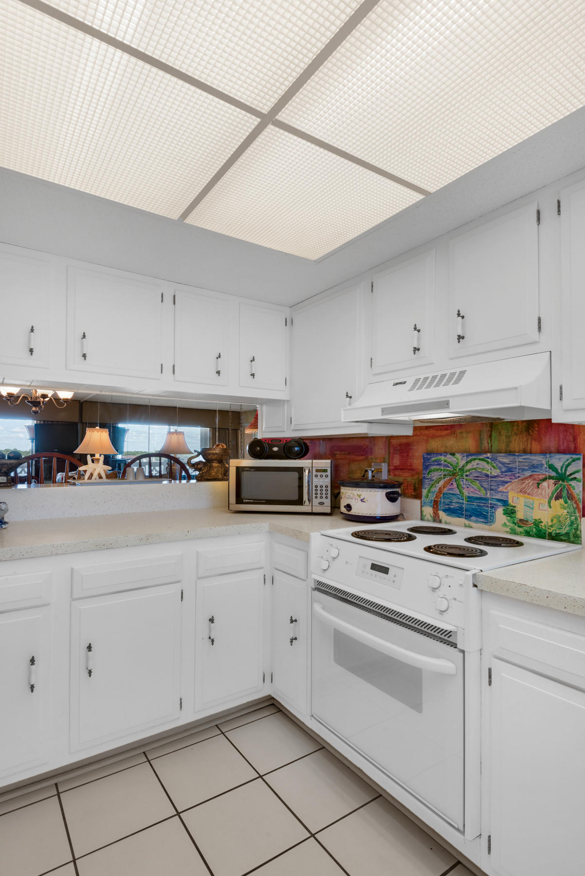 EL MATADOR CONDO - Residential