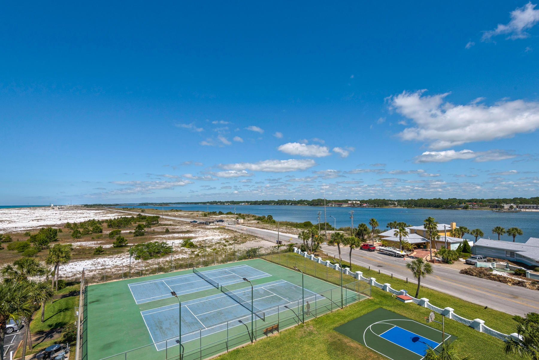EL MATADOR CONDO - Residential