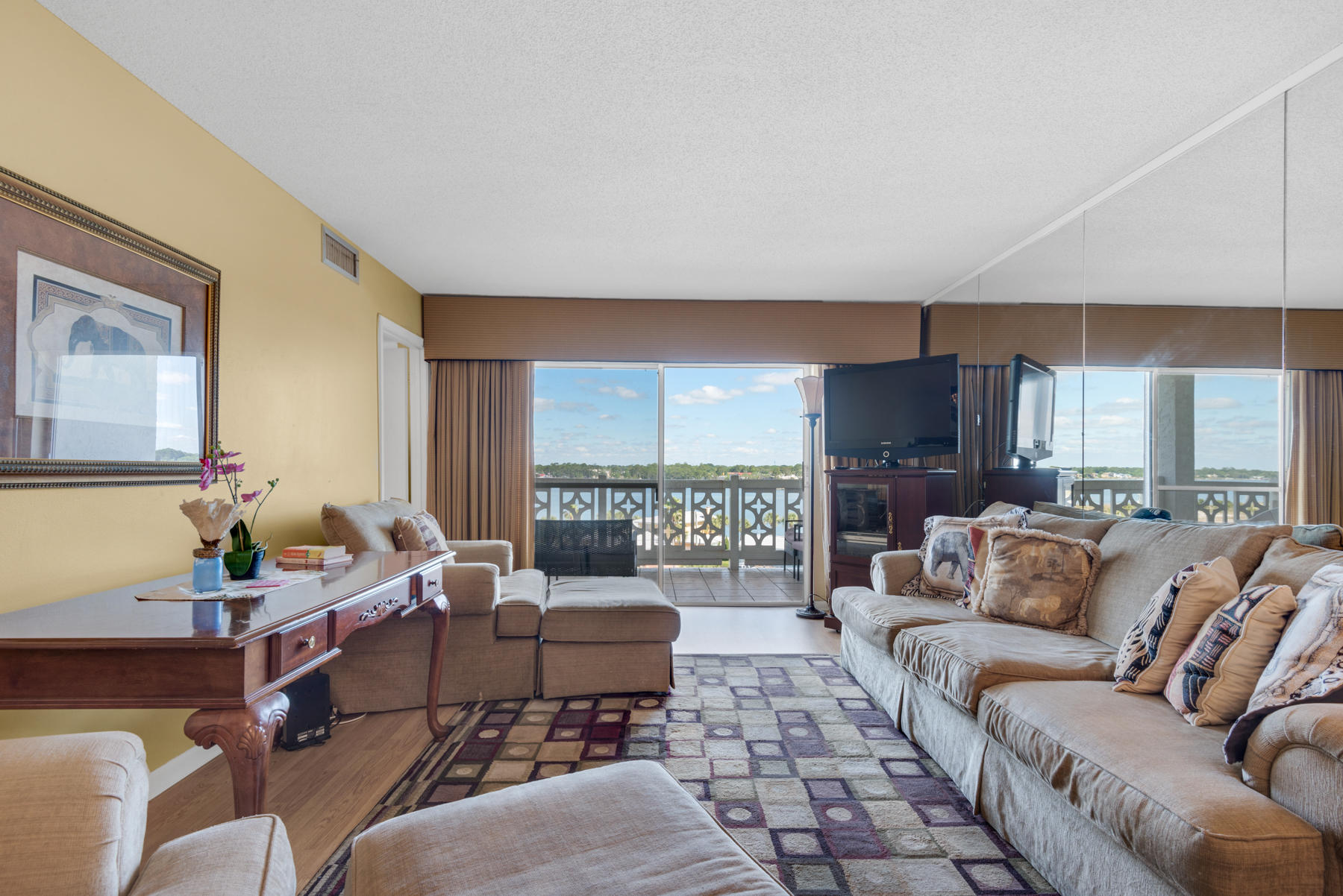 EL MATADOR CONDO - Residential