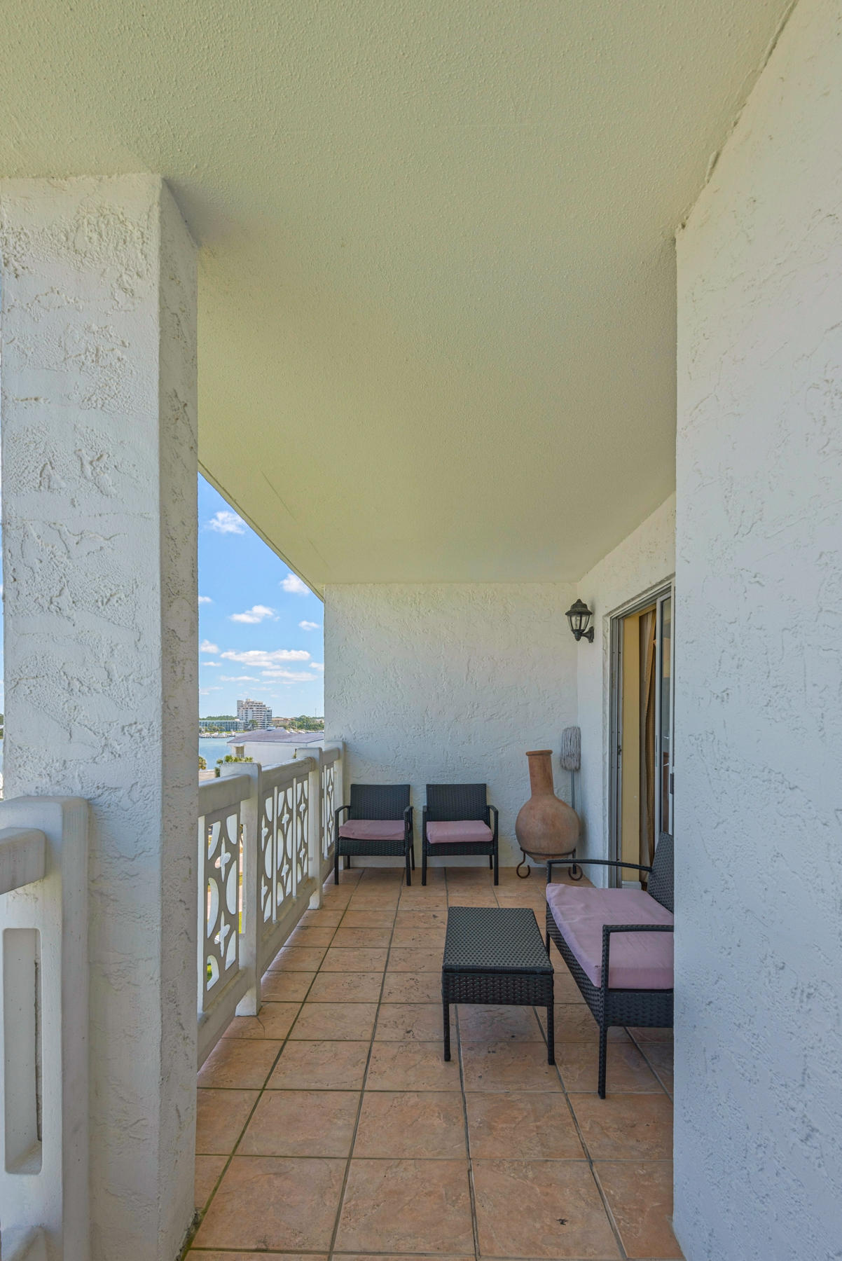 EL MATADOR CONDO - Residential