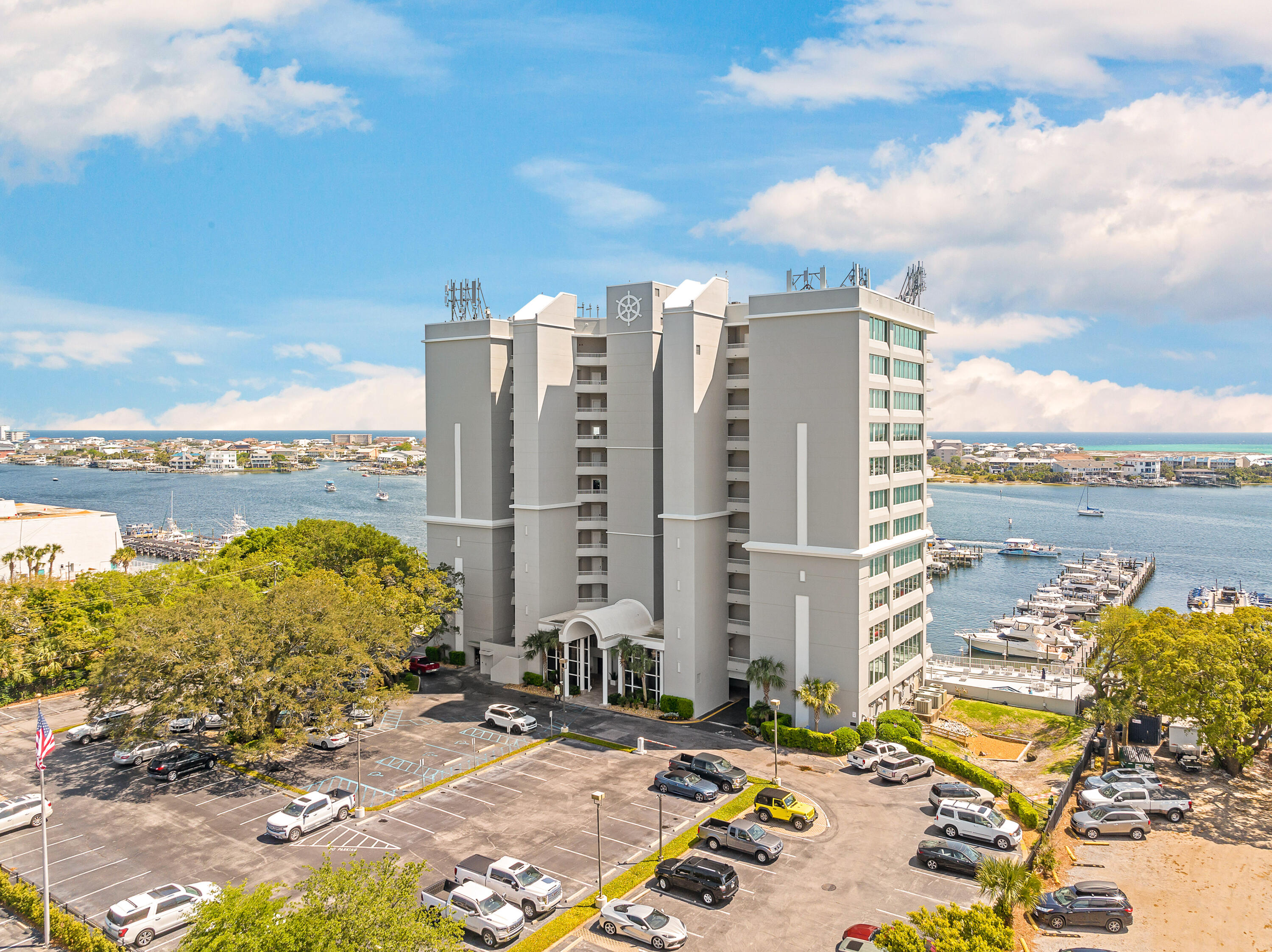 DESTIN YACHT CLUB - Residential