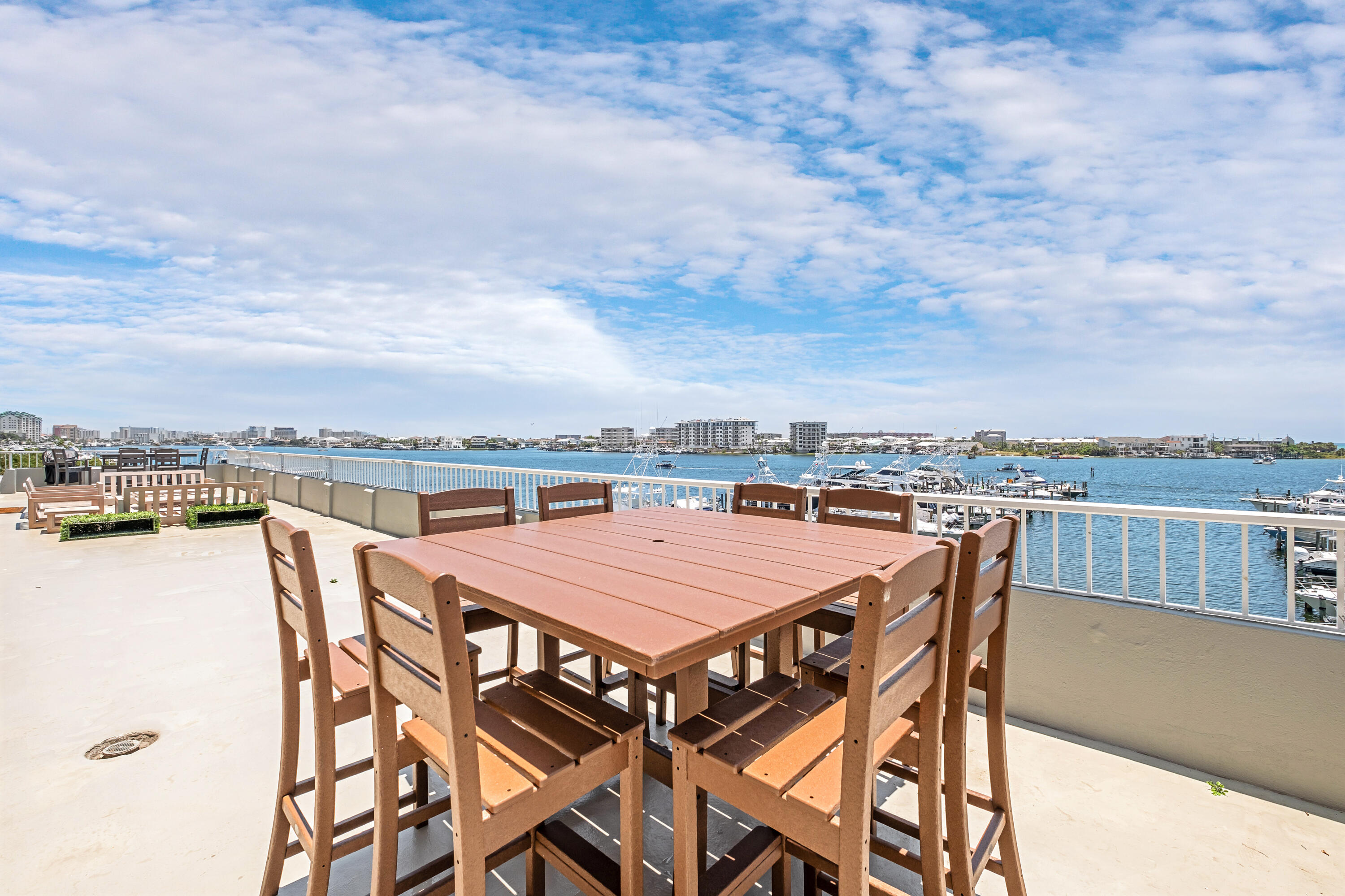 DESTIN YACHT CLUB - Residential