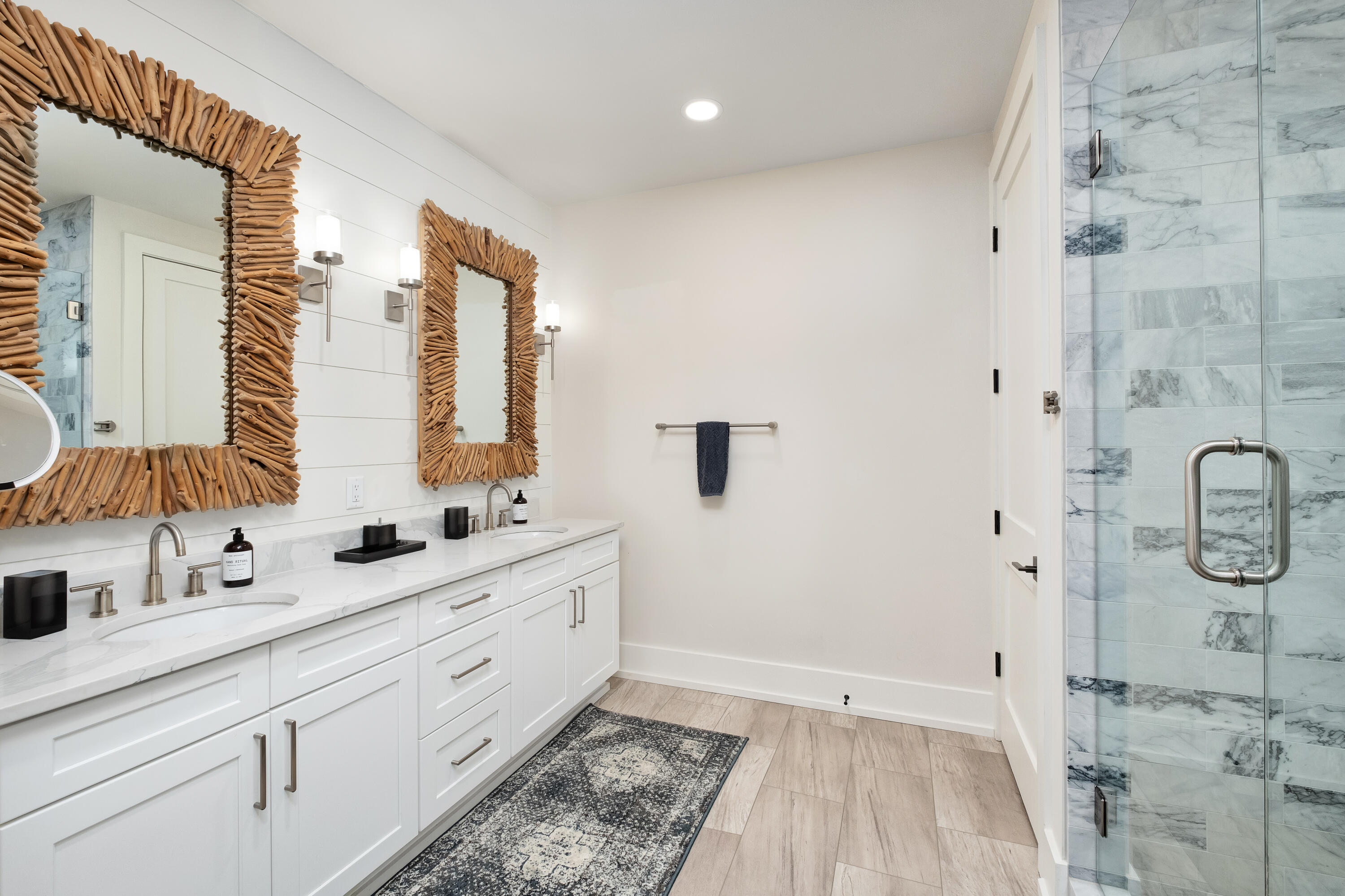 DESTIN YACHT CLUB - Residential