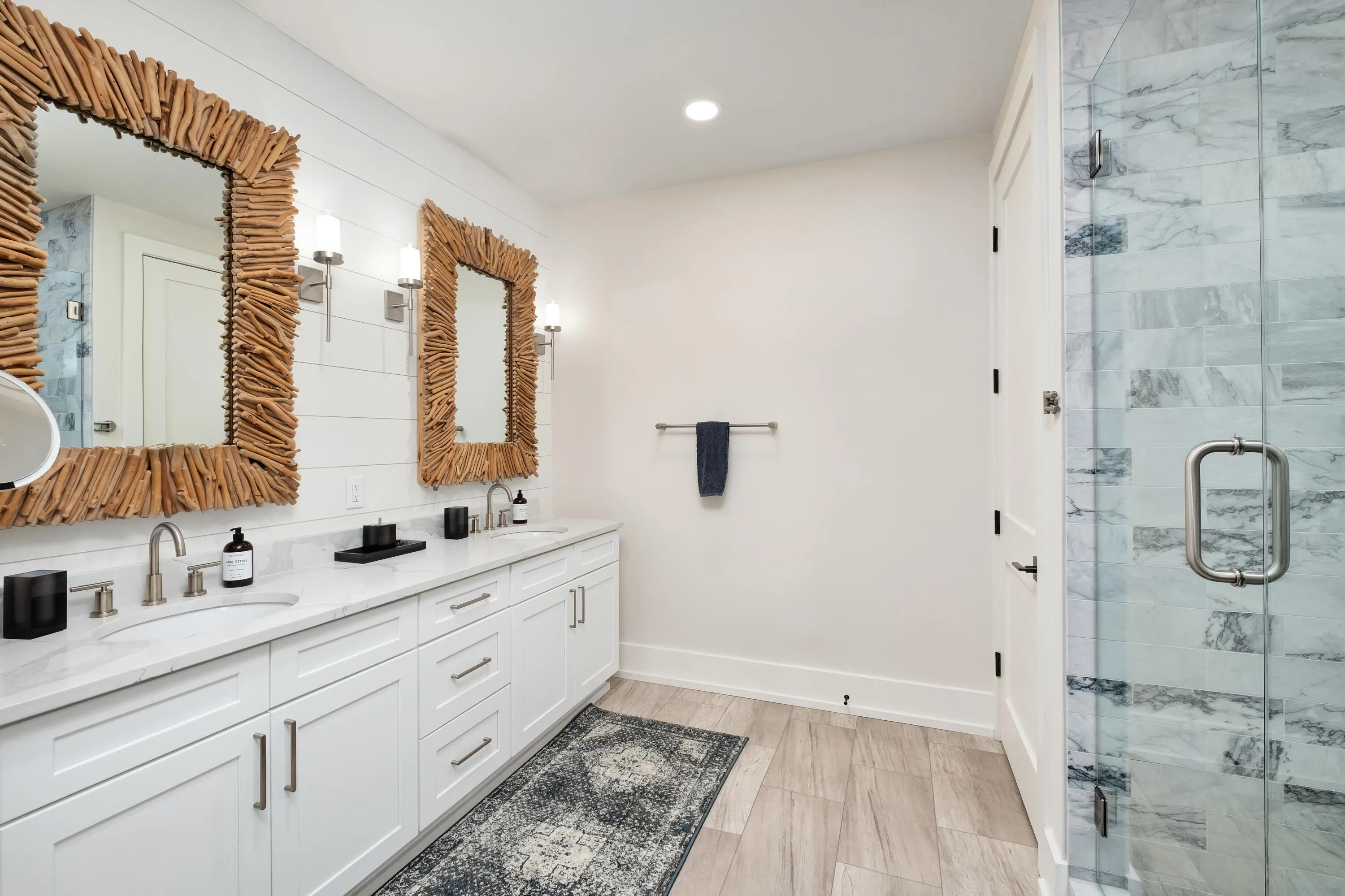 Destin, Florida 32541, United States, 3 Bedrooms Bedrooms, ,4 BathroomsBathrooms,Residential,Active,46391