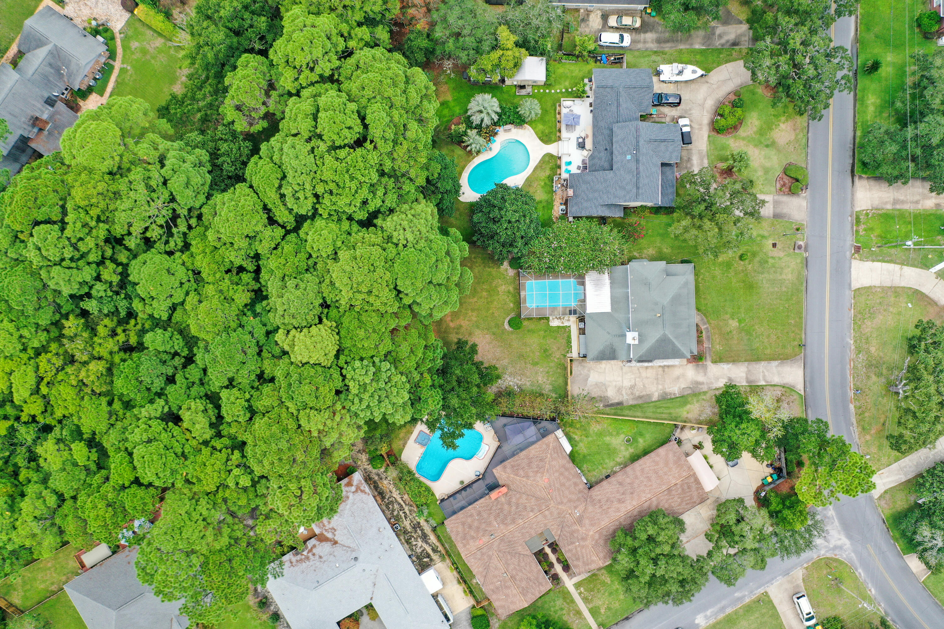 LAKE LORRAINE ESTATES - Residential