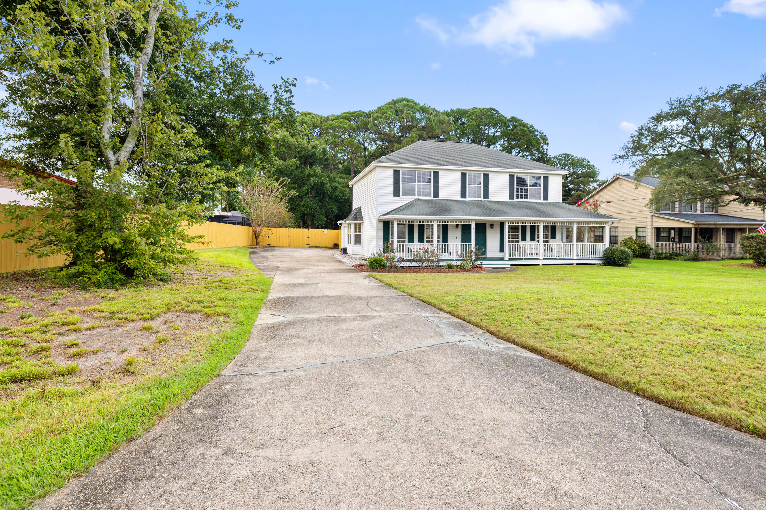 LAKE LORRAINE ESTATES - Residential