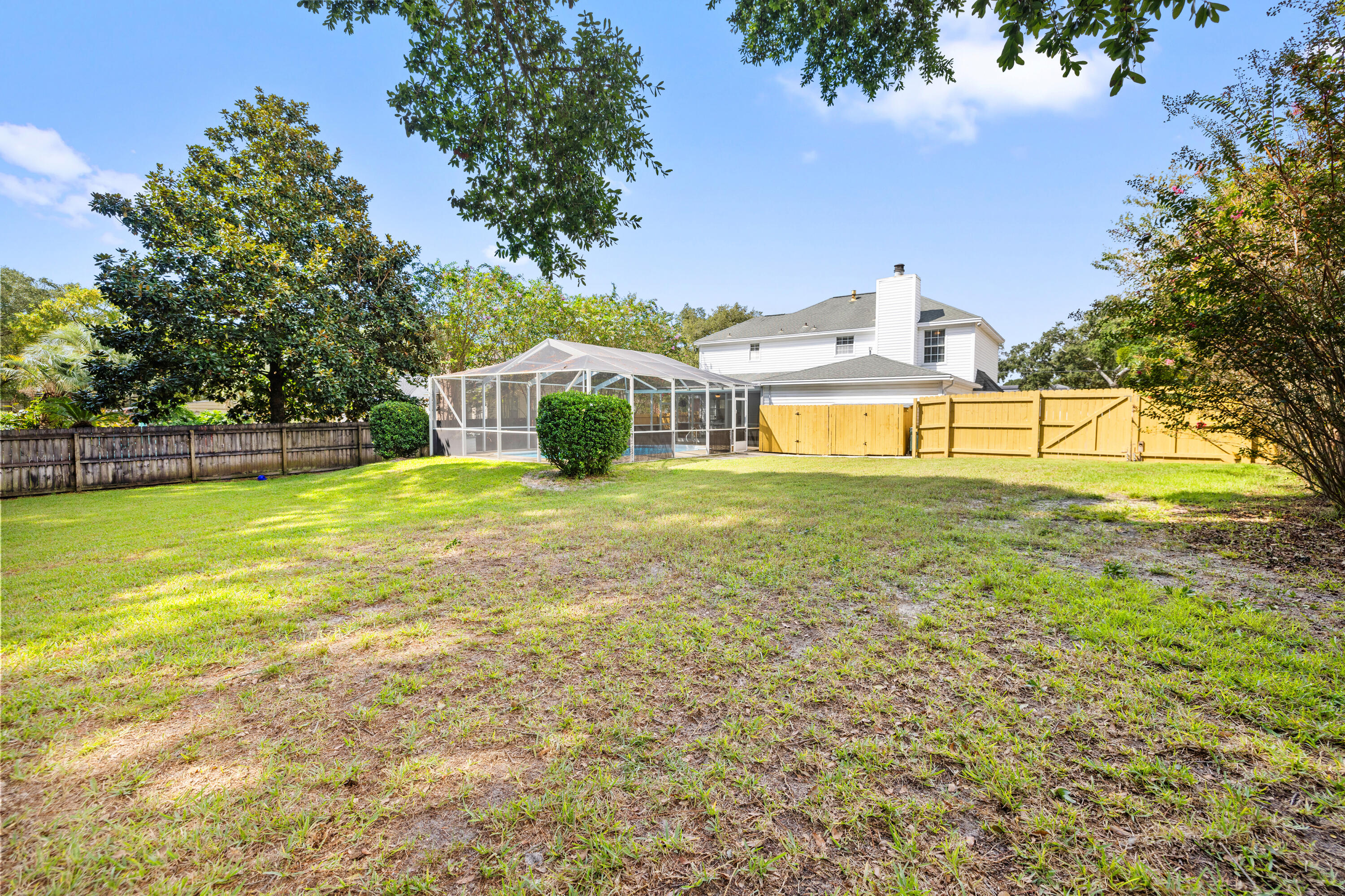 LAKE LORRAINE ESTATES - Residential