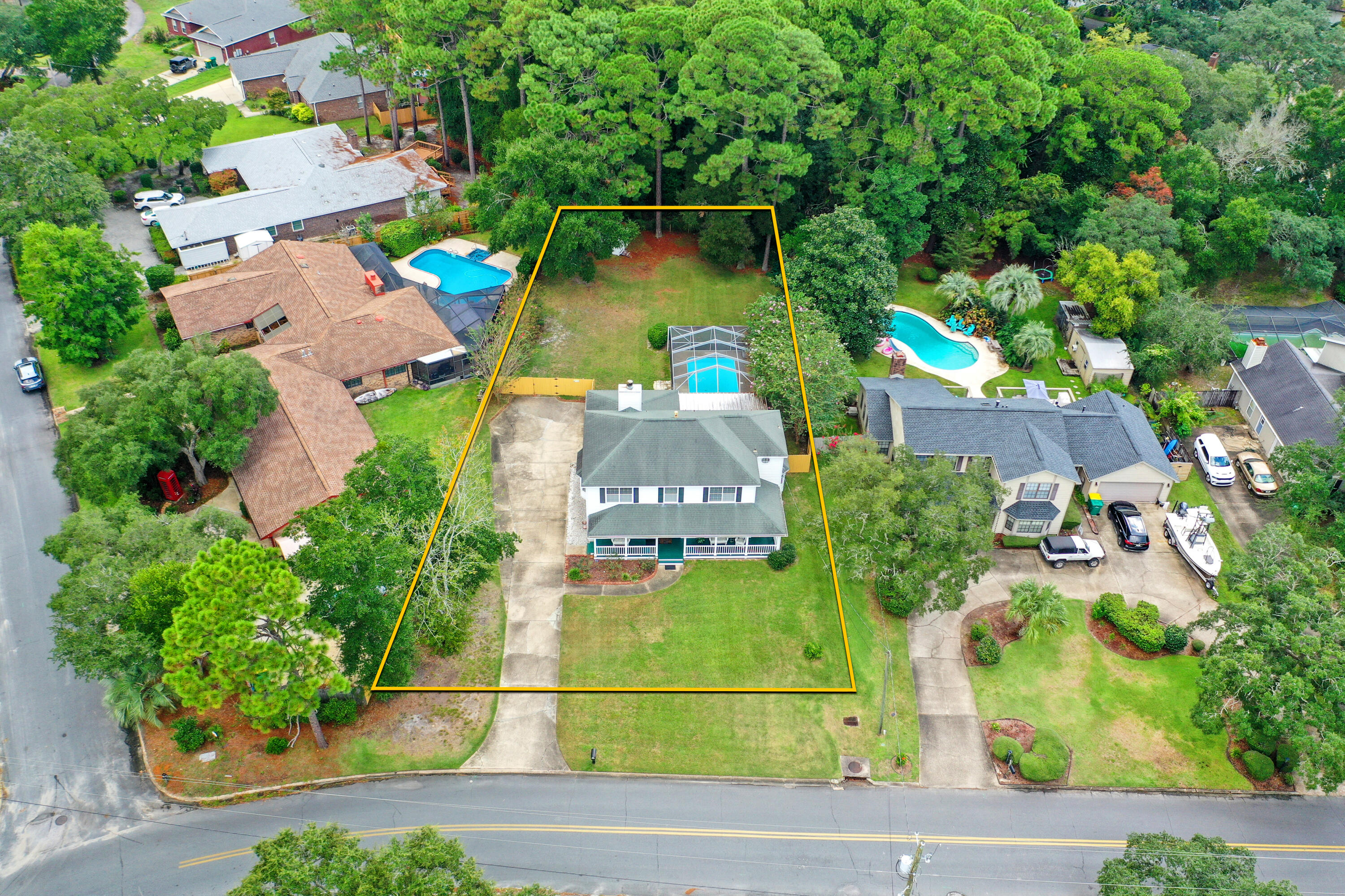 LAKE LORRAINE ESTATES - Residential