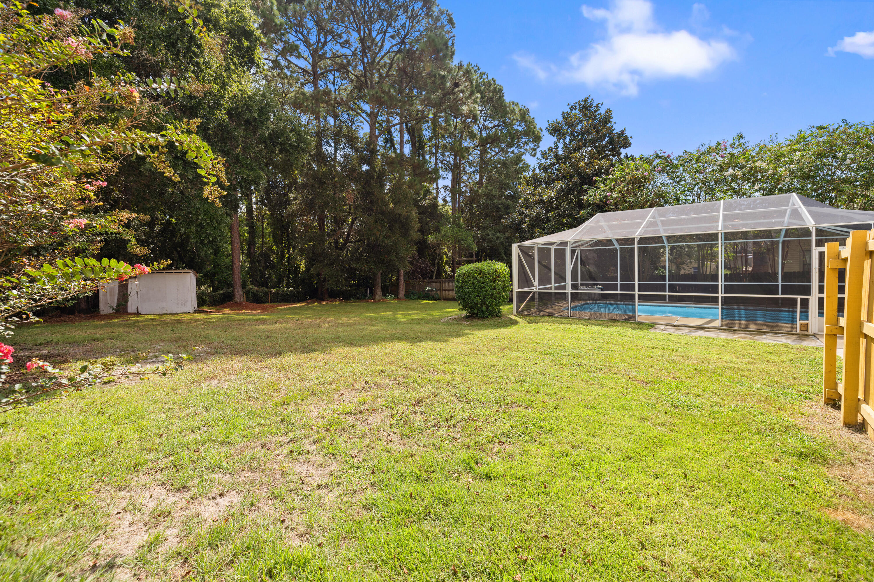 LAKE LORRAINE ESTATES - Residential