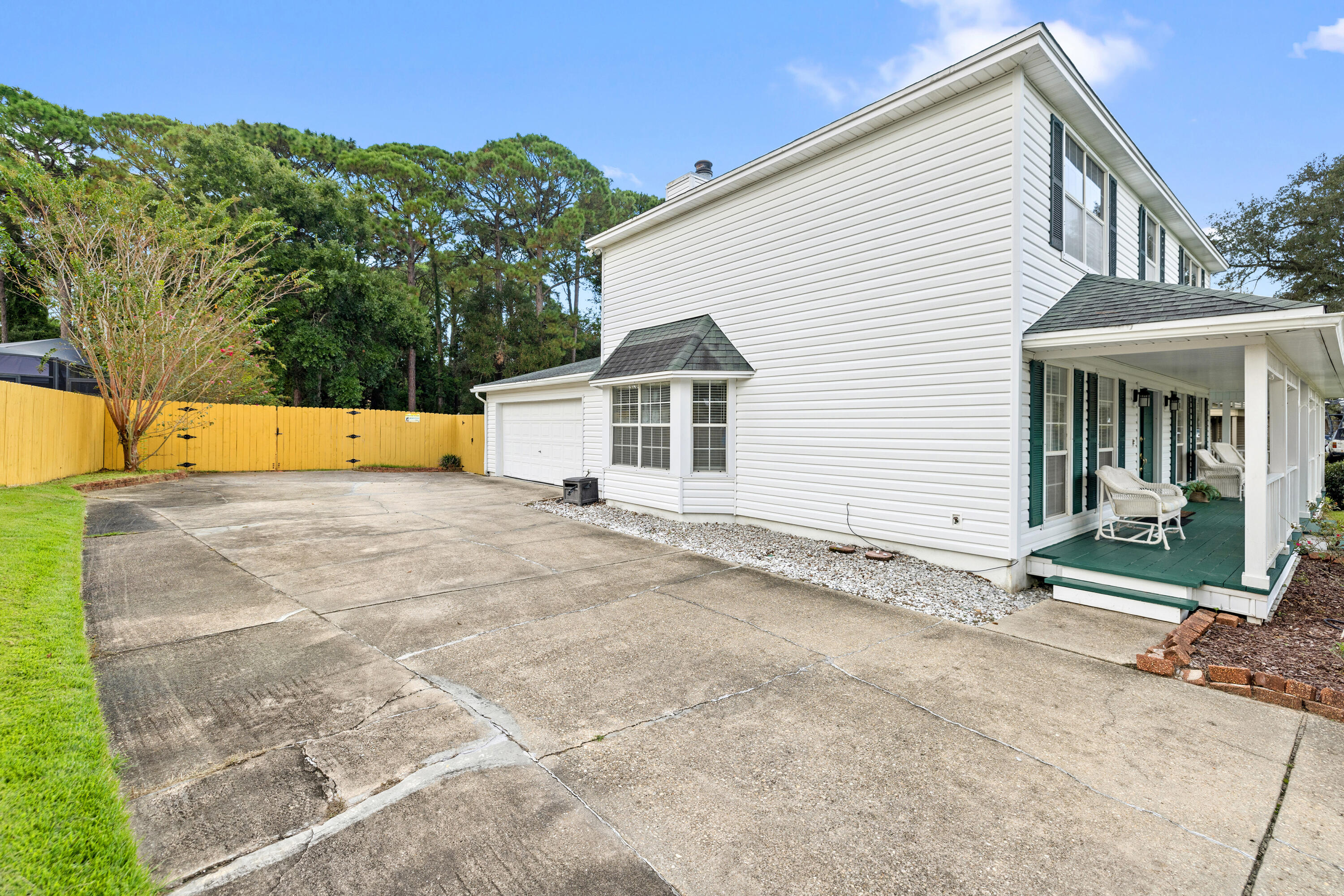 LAKE LORRAINE ESTATES - Residential