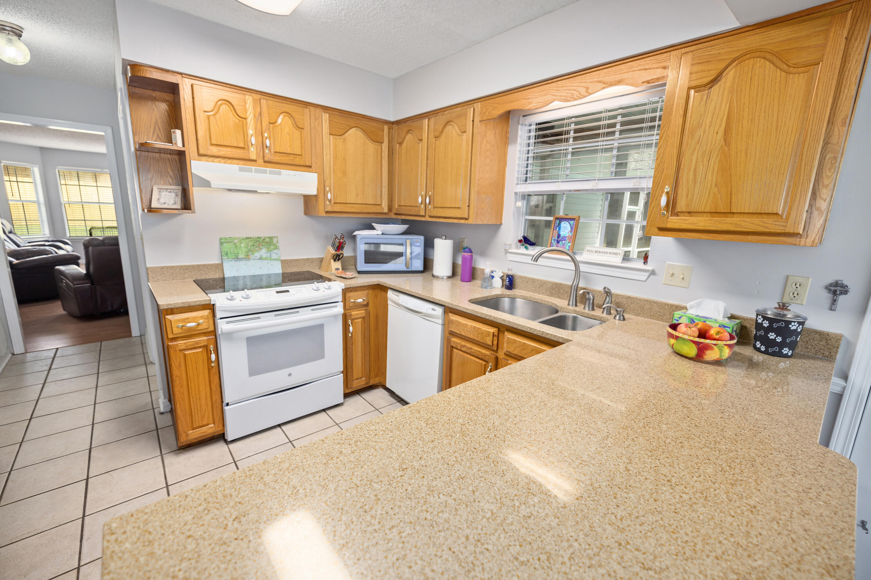 LAKE LORRAINE ESTATES - Residential