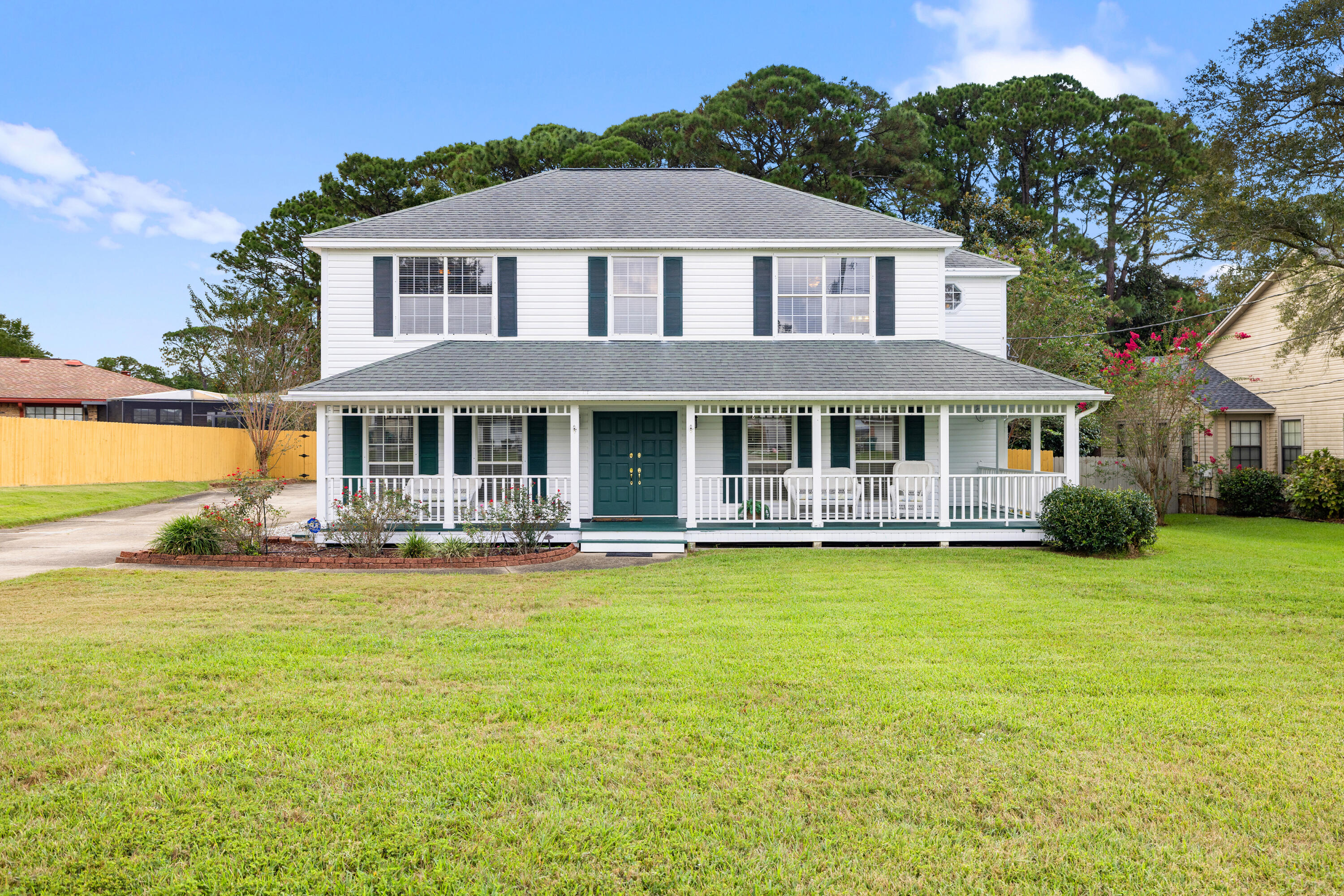 LAKE LORRAINE ESTATES - Residential