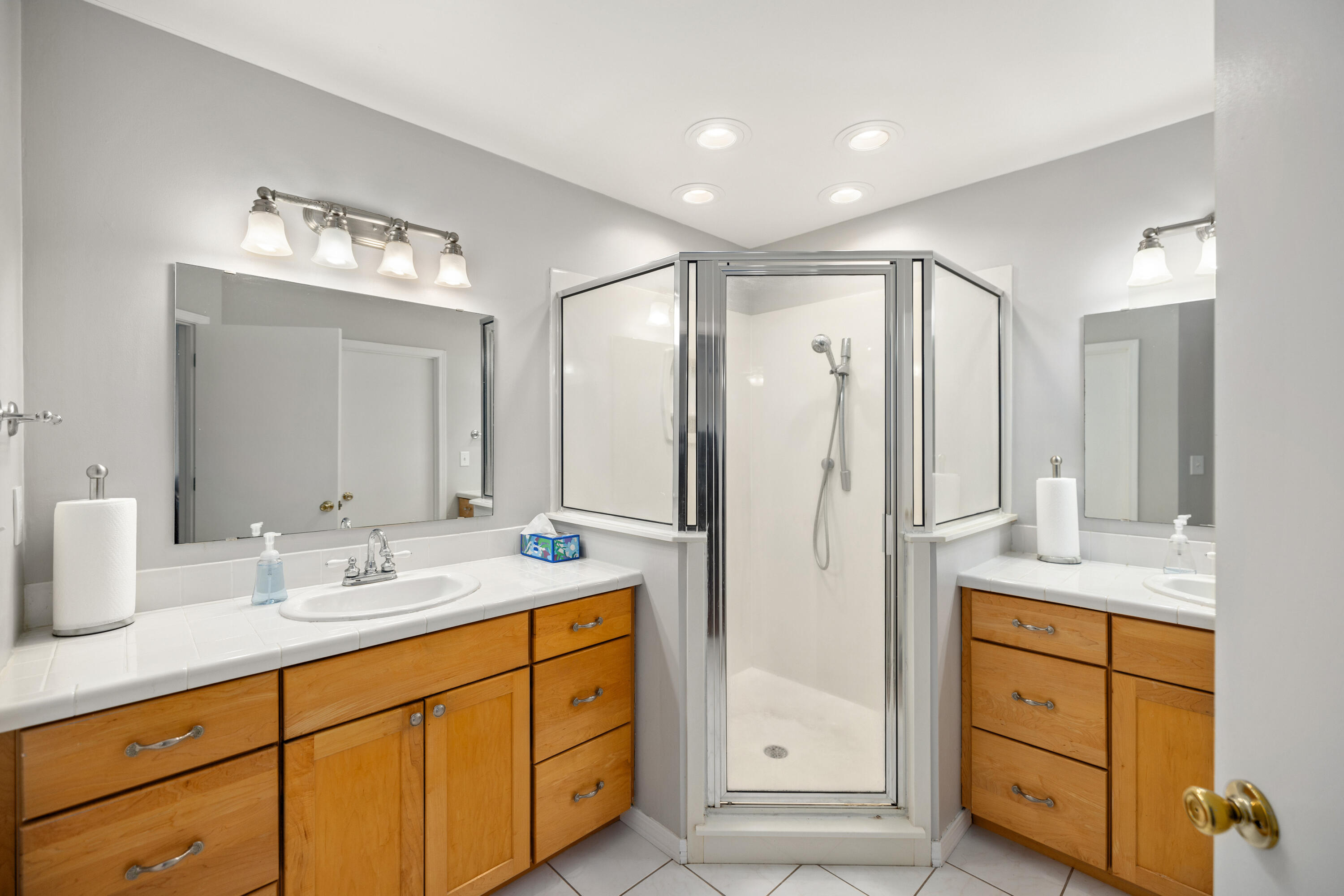 LAKE LORRAINE ESTATES - Residential