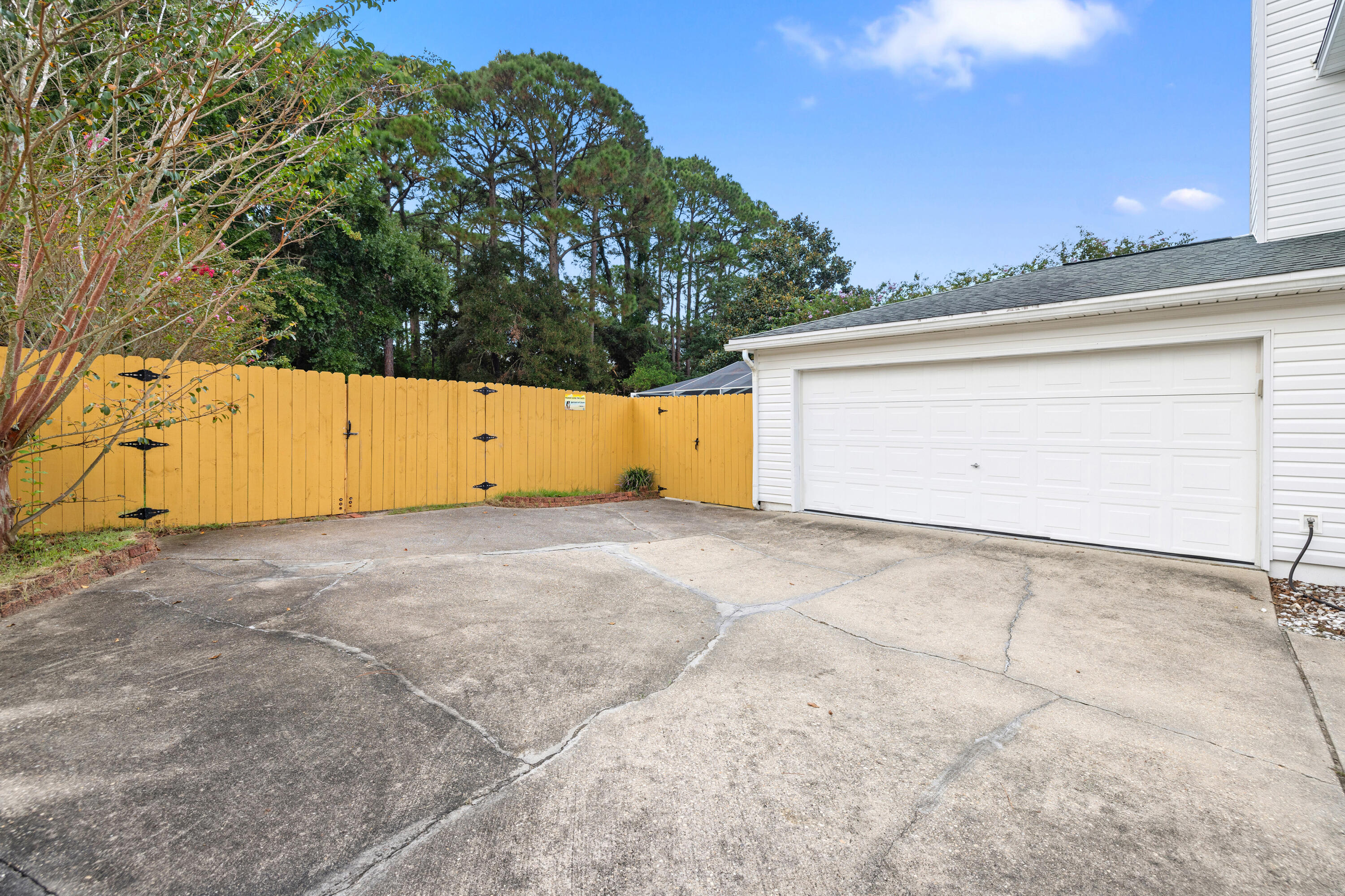 LAKE LORRAINE ESTATES - Residential