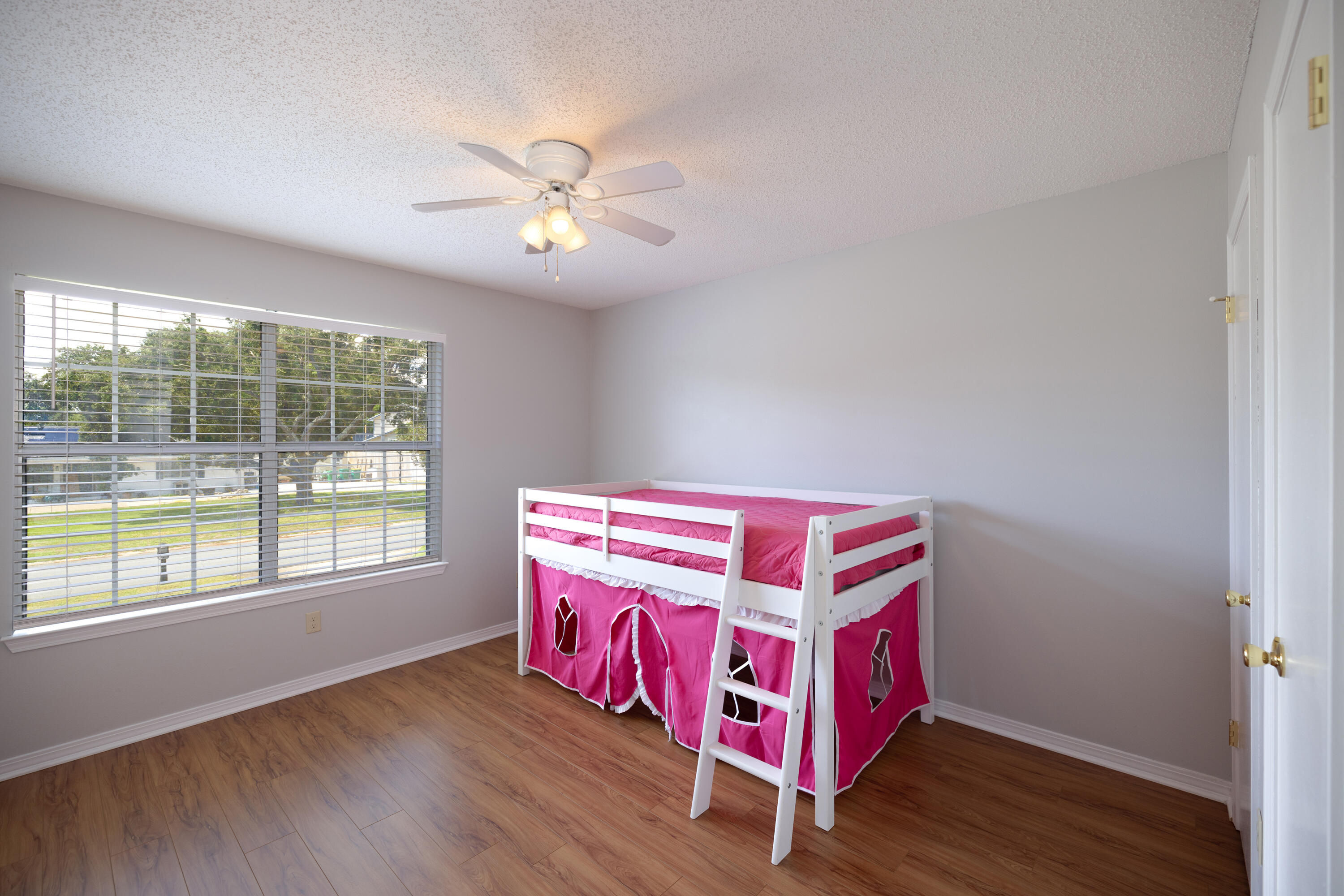 LAKE LORRAINE ESTATES - Residential