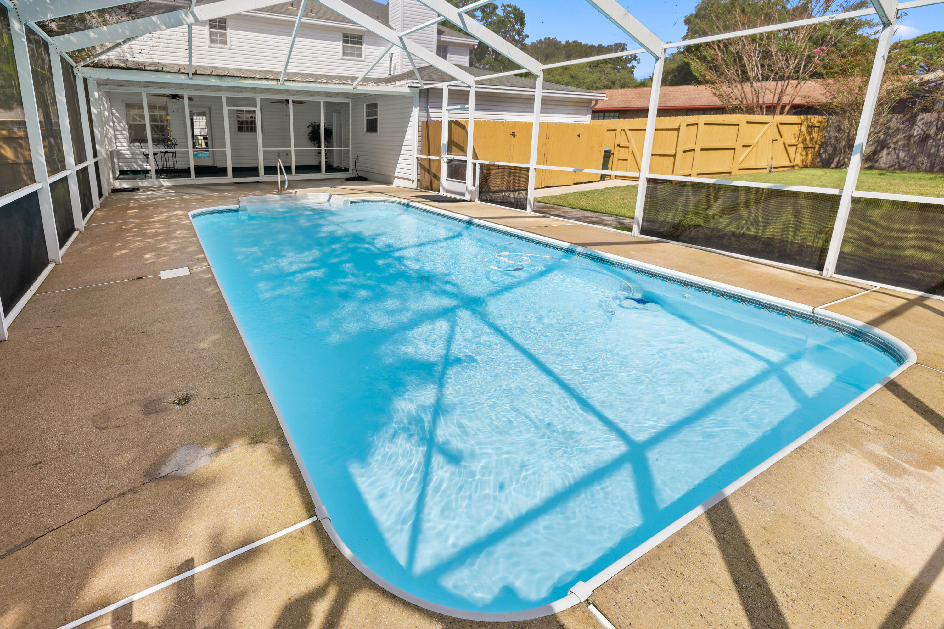 LAKE LORRAINE ESTATES - Residential