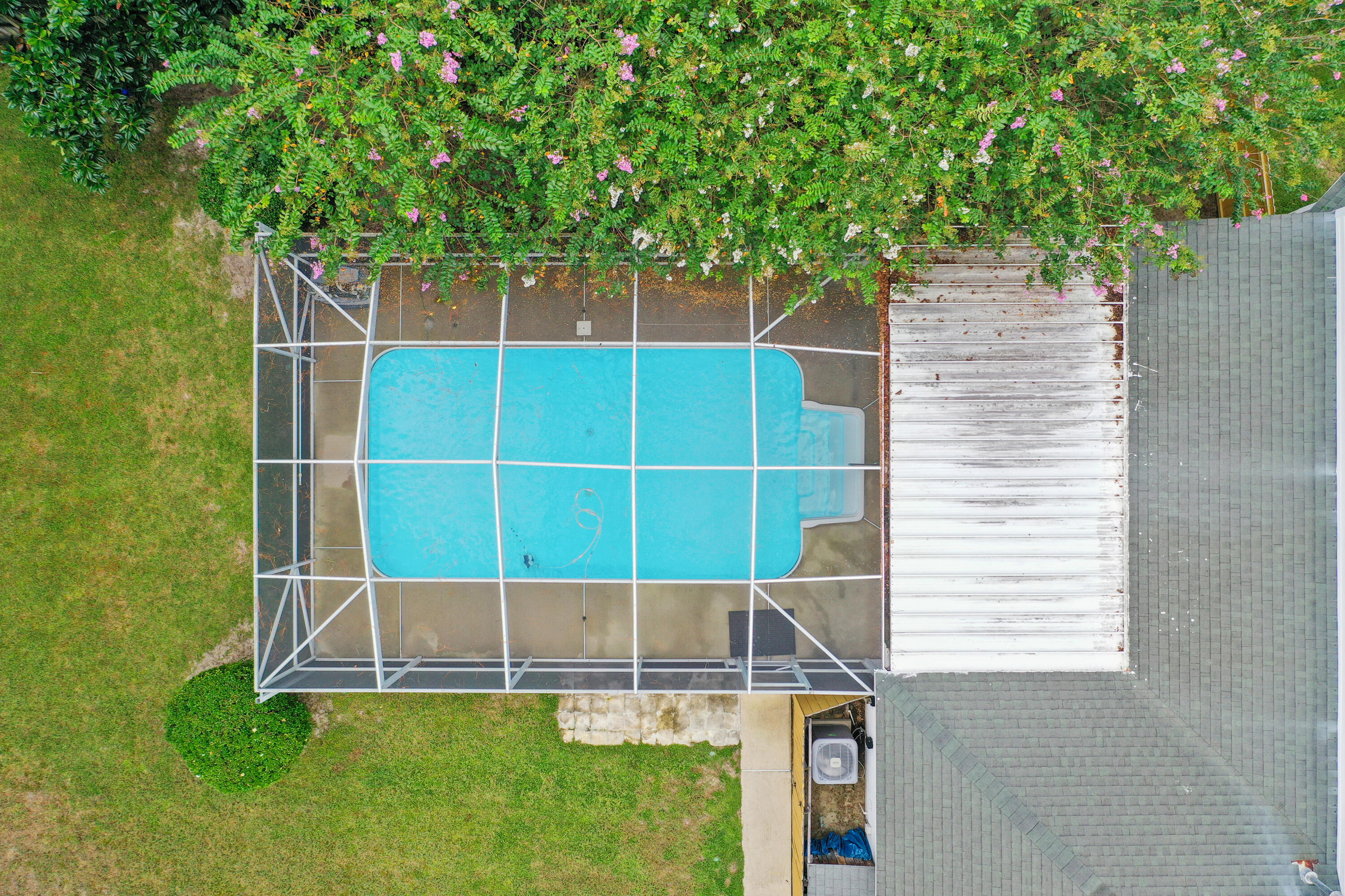 LAKE LORRAINE ESTATES - Residential