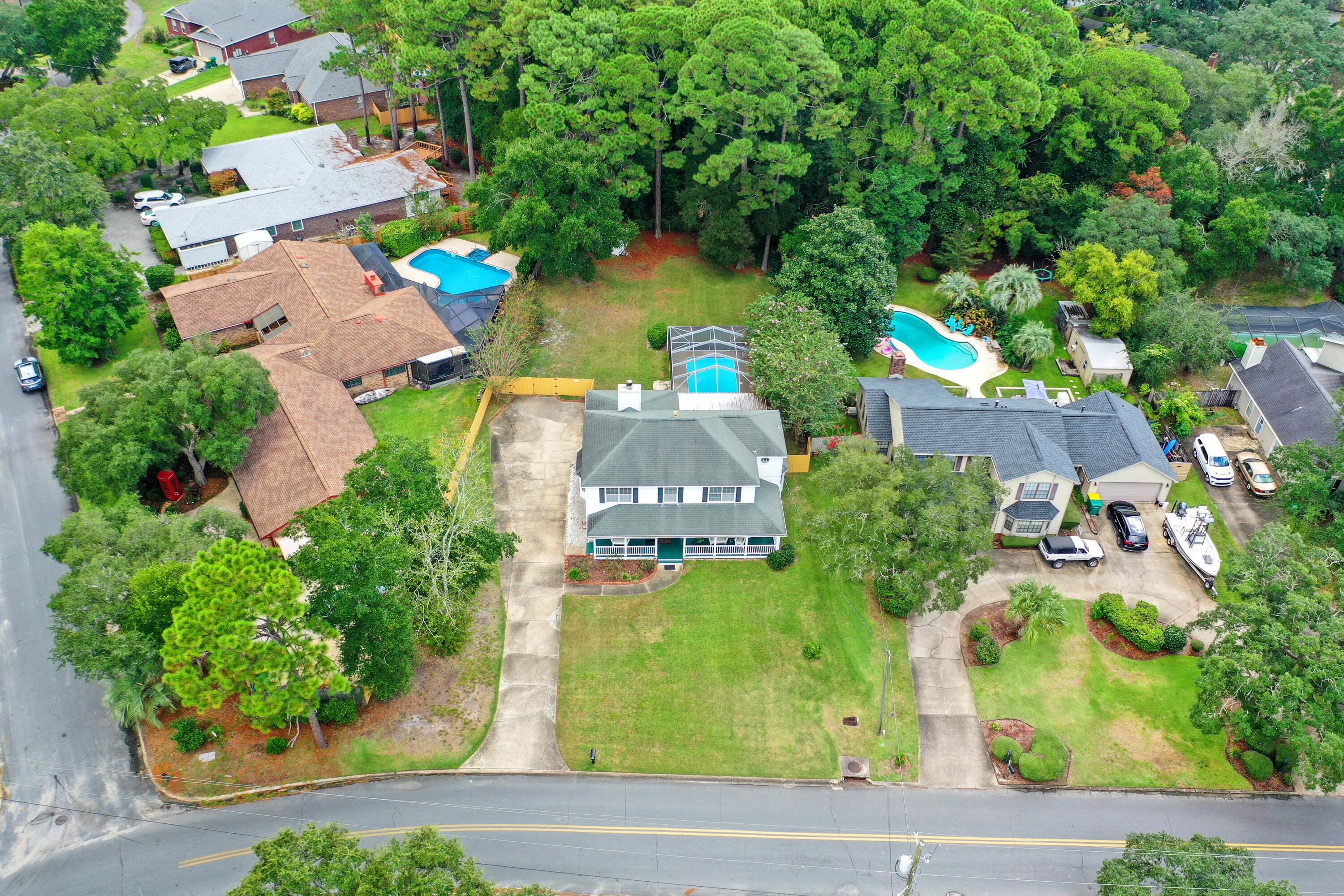 LAKE LORRAINE ESTATES - Residential