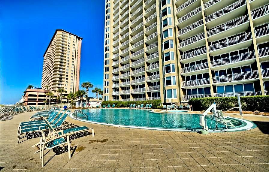 EMERALD BEACH RESORT - Residential