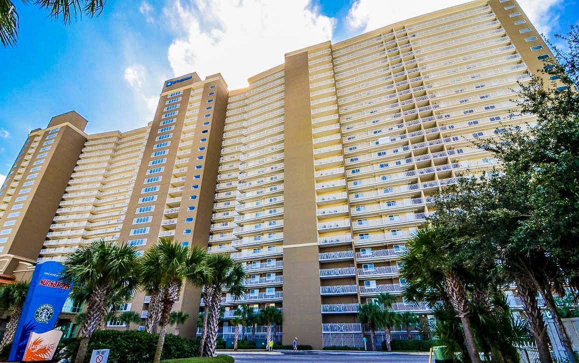 EMERALD BEACH RESORT - Residential