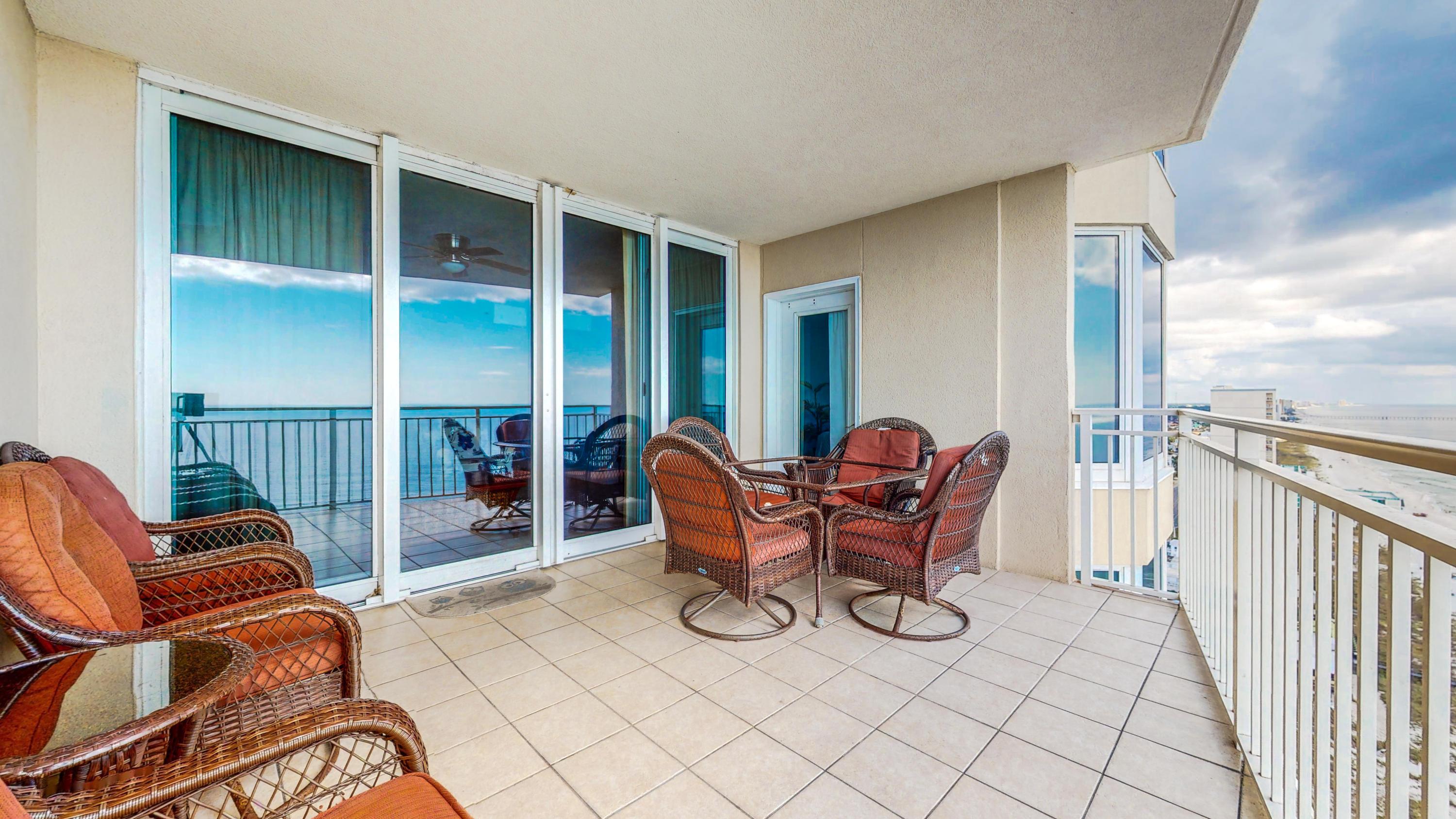 EMERALD BEACH RESORT - Residential