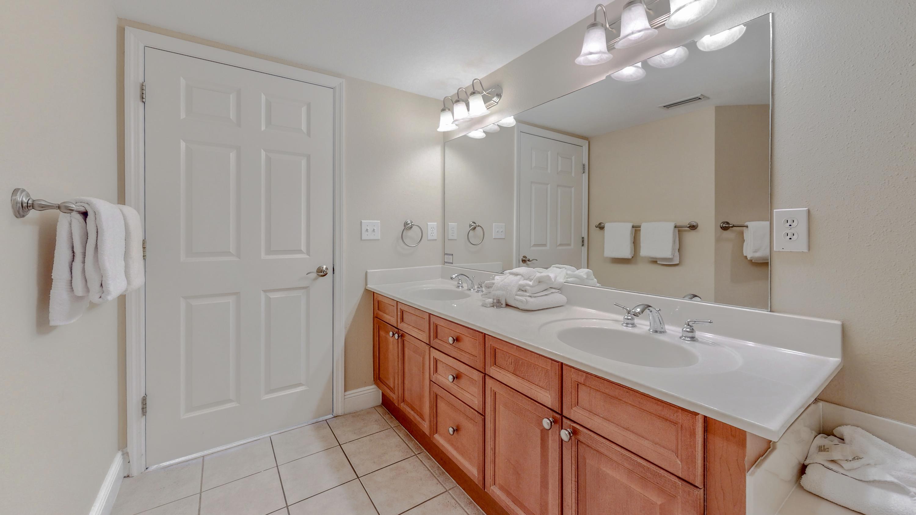 EMERALD BEACH RESORT - Residential