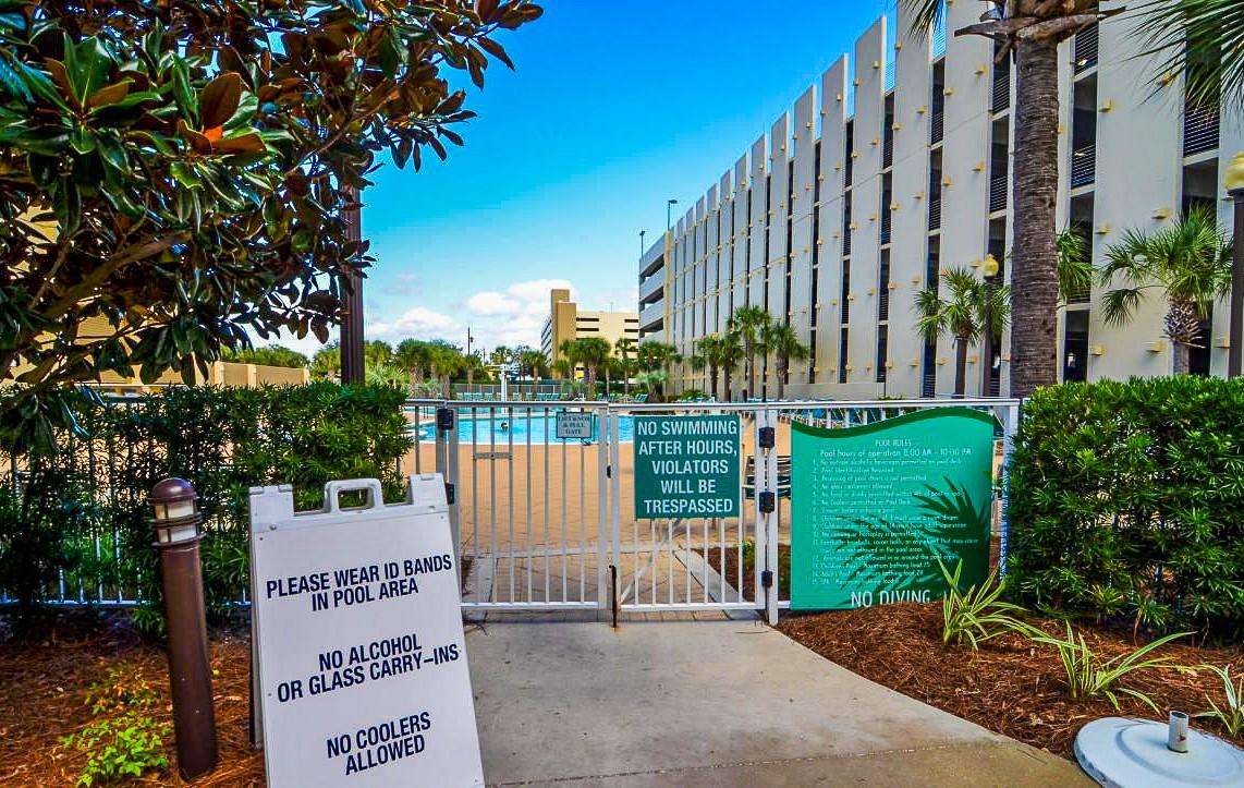 EMERALD BEACH RESORT - Residential