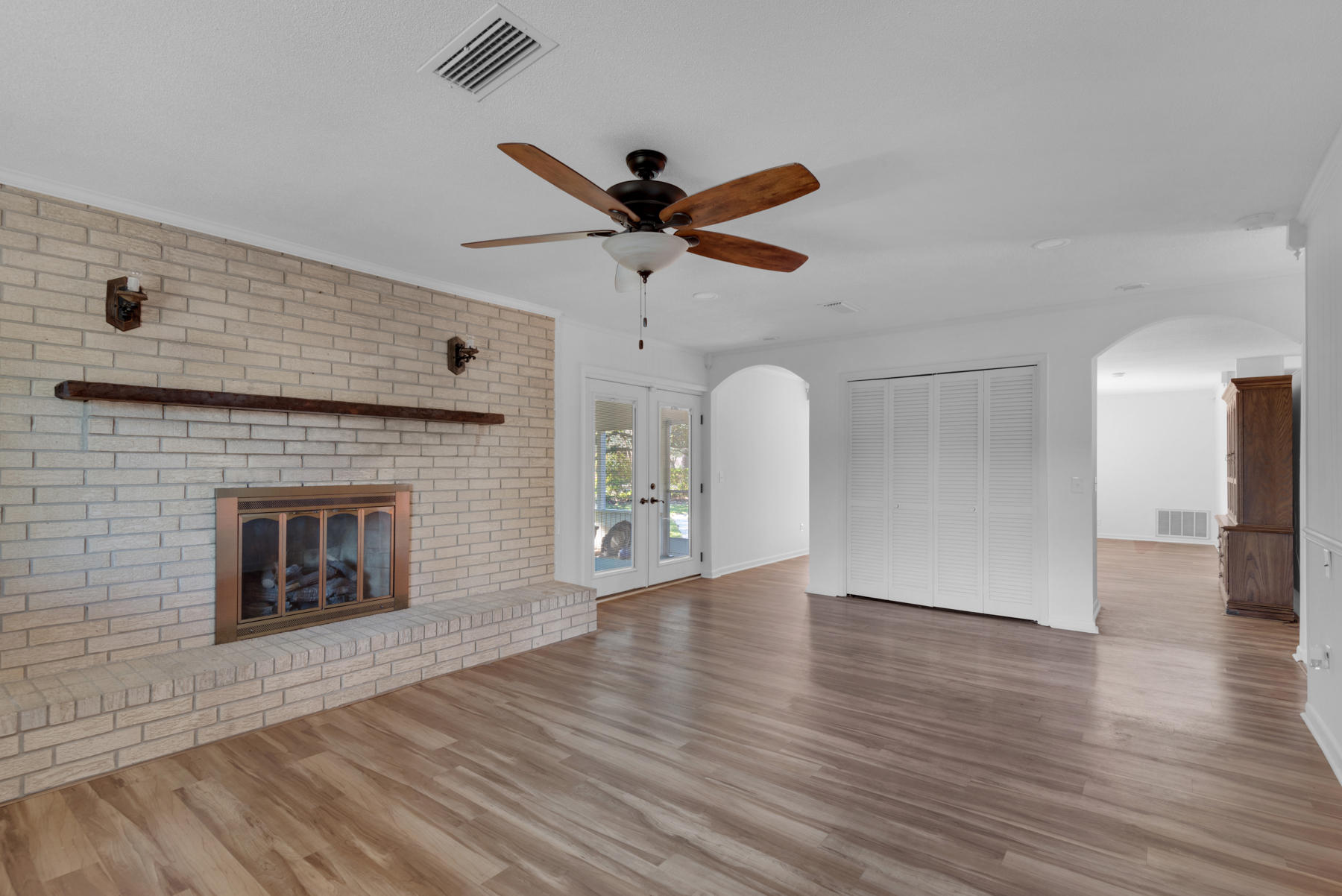 MAGNOLIA SHORES S/D - Residential