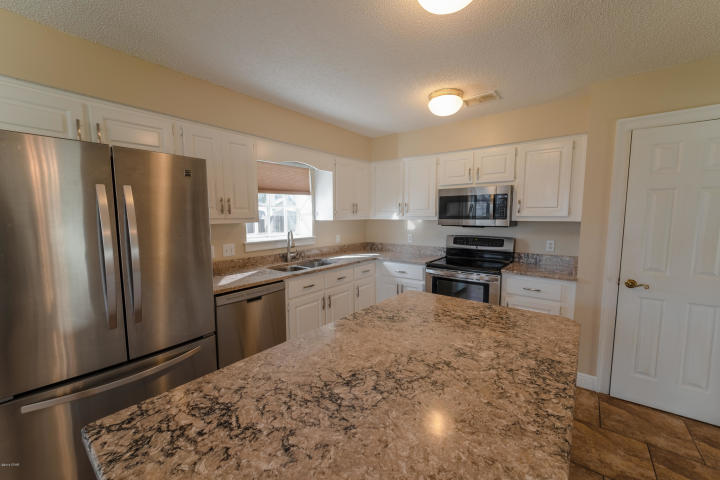 COLONY CLUB HARBOUR PH 1 - Residential