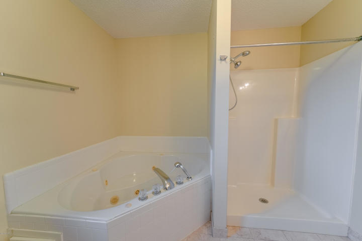 COLONY CLUB HARBOUR PH 1 - Residential