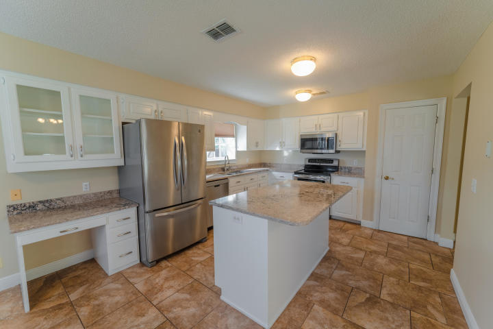 COLONY CLUB HARBOUR PH 1 - Residential