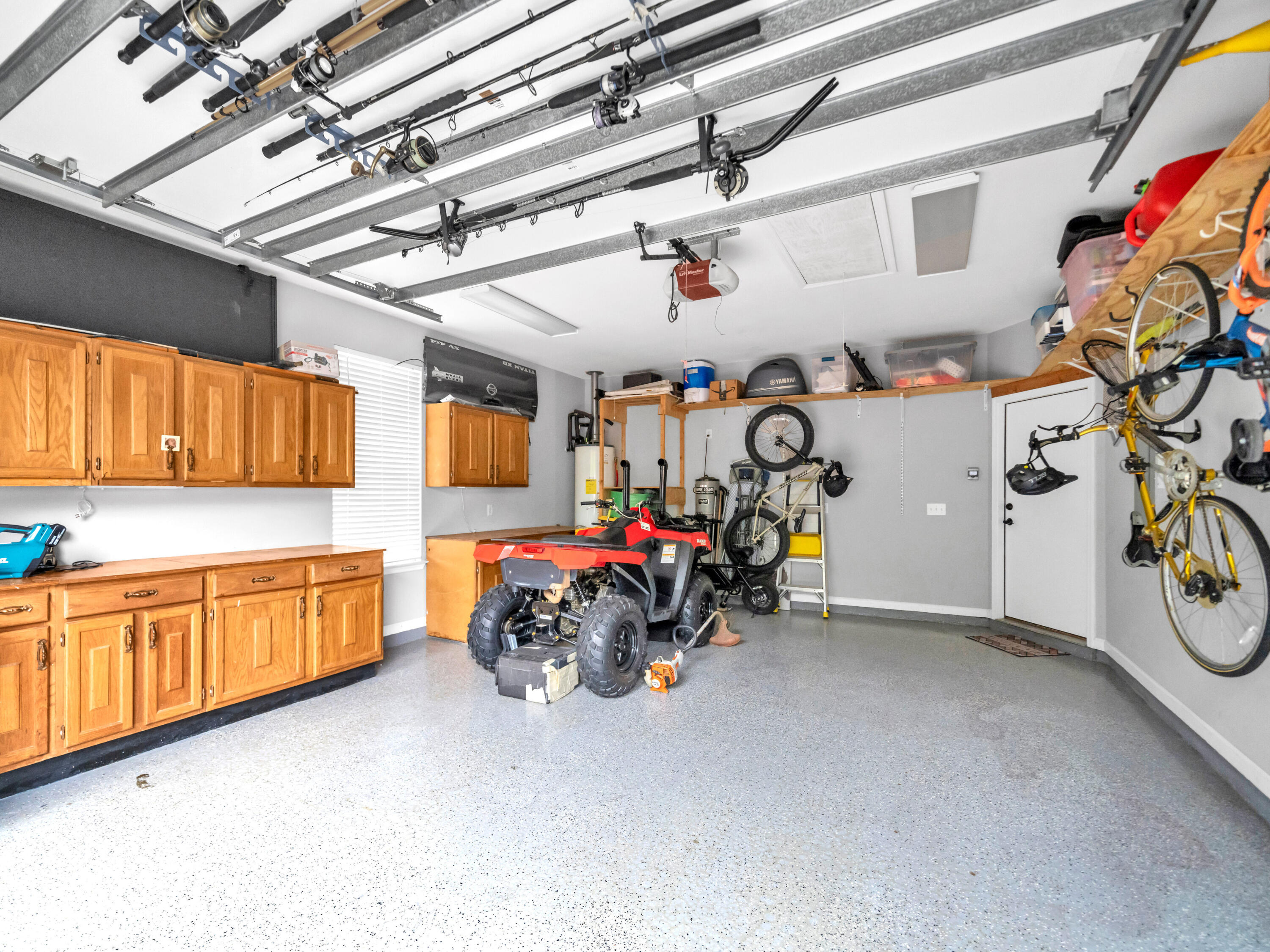 WHISPERING PINES - Residential