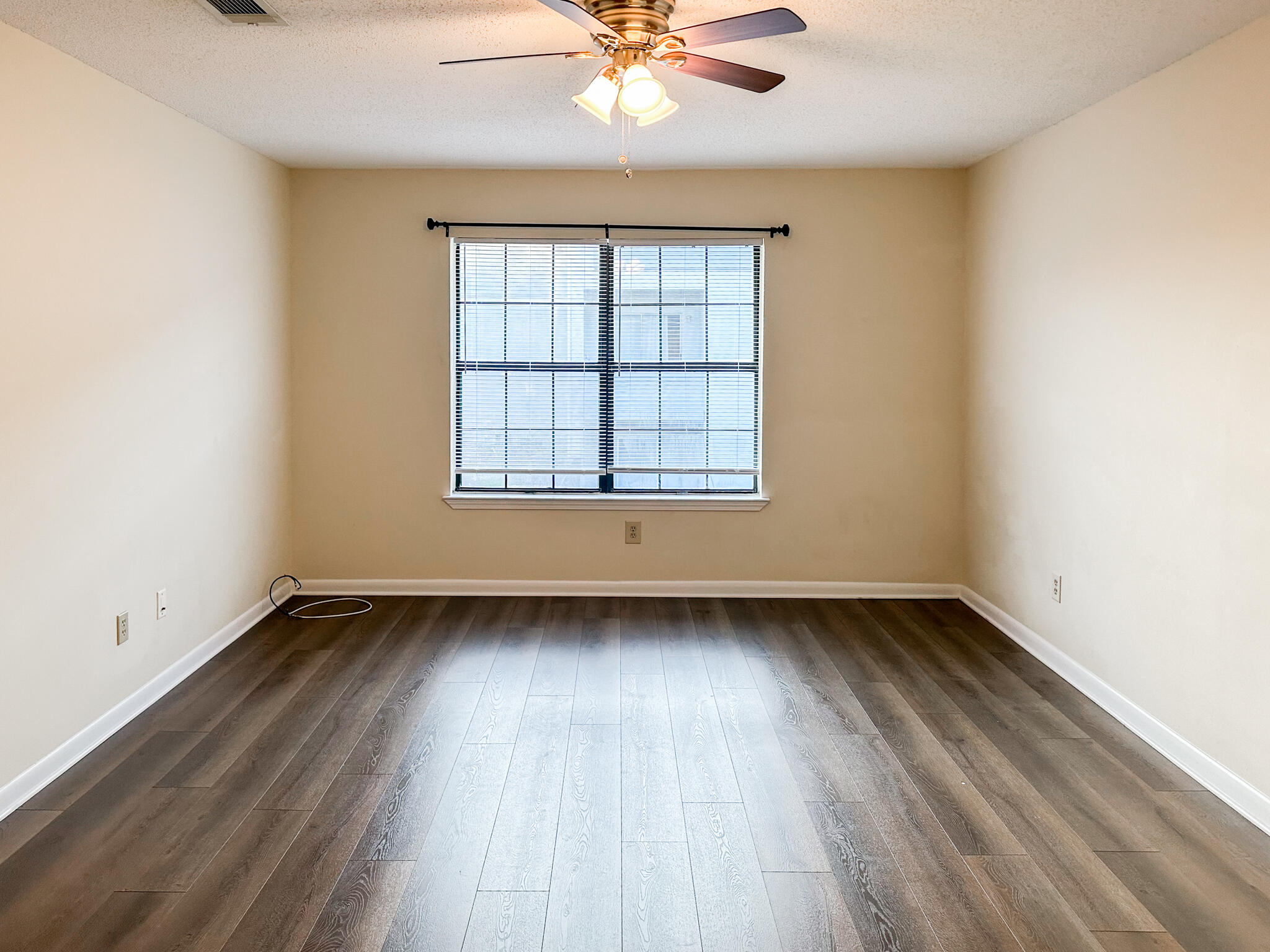 ISLAND MARK - Residential Lease