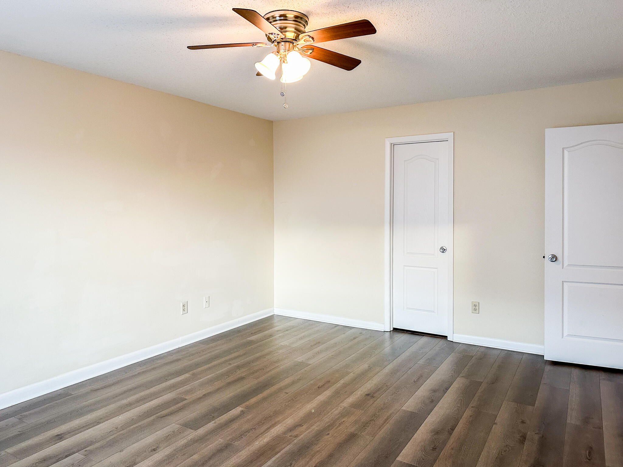 ISLAND MARK - Residential Lease