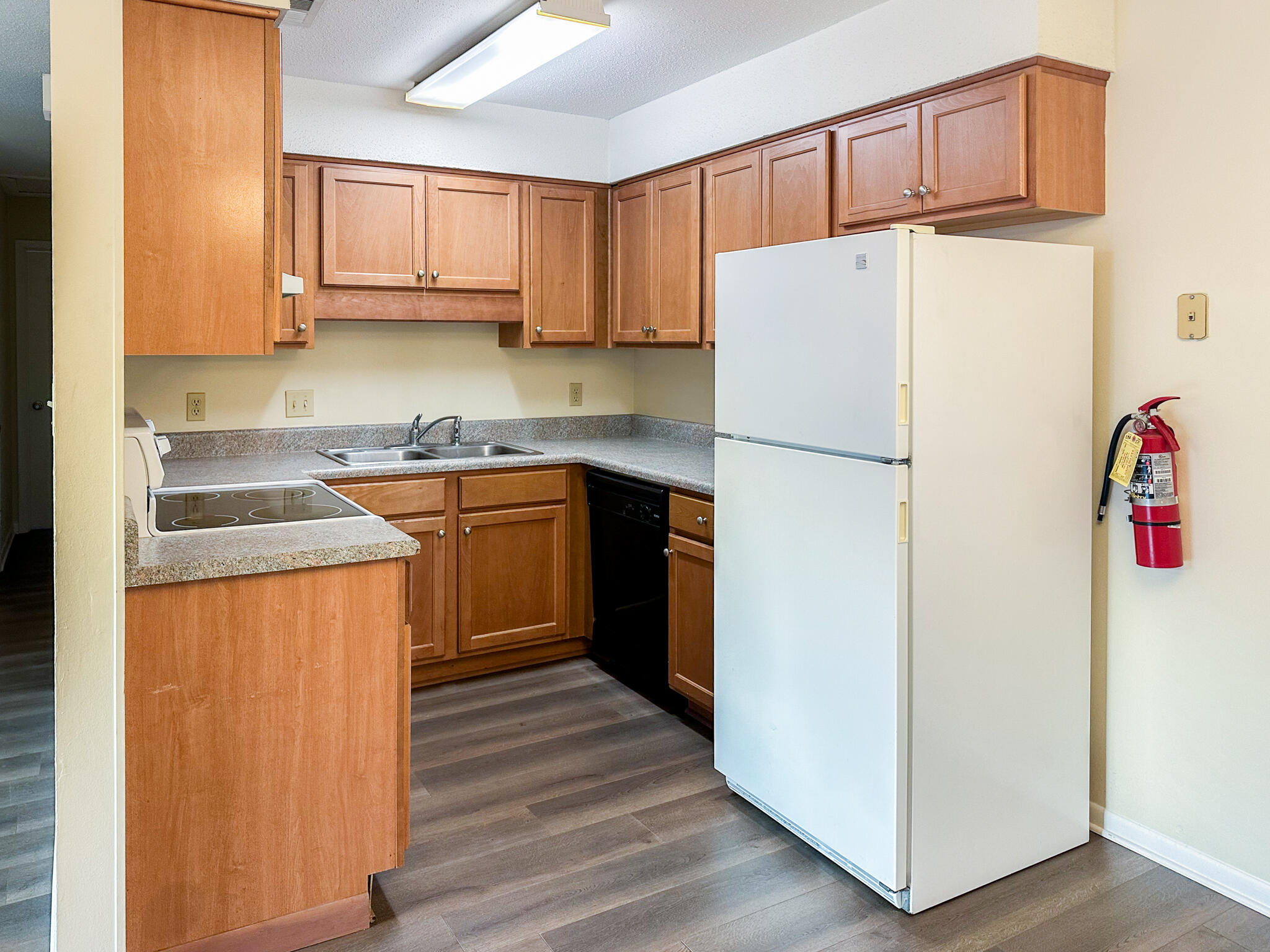 ISLAND MARK - Residential Lease