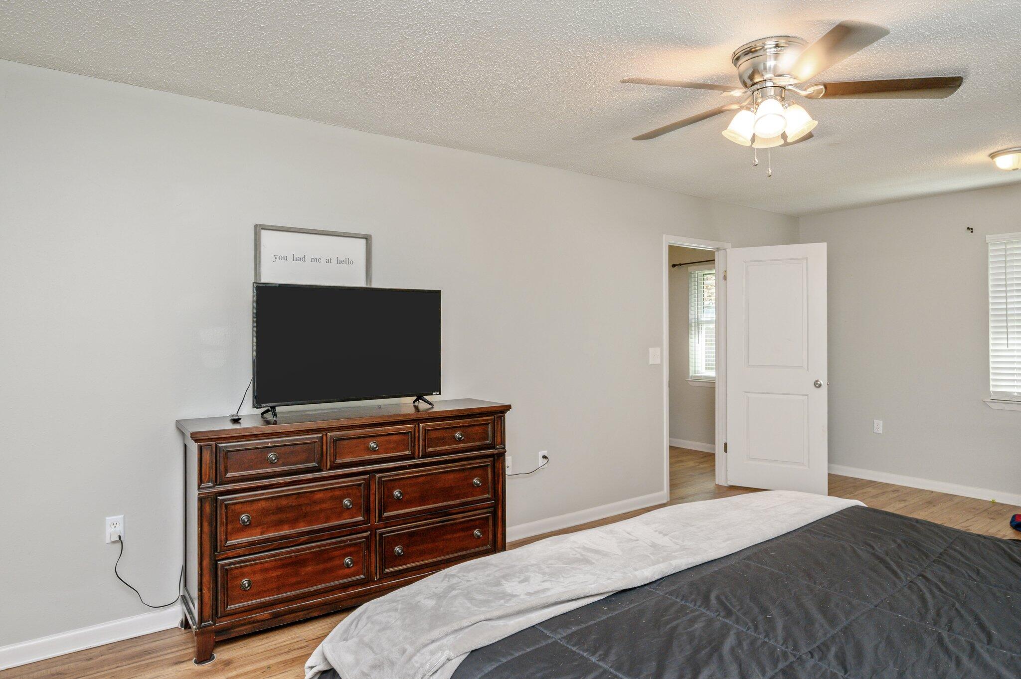 MARY ESTHER MANOR - Residential