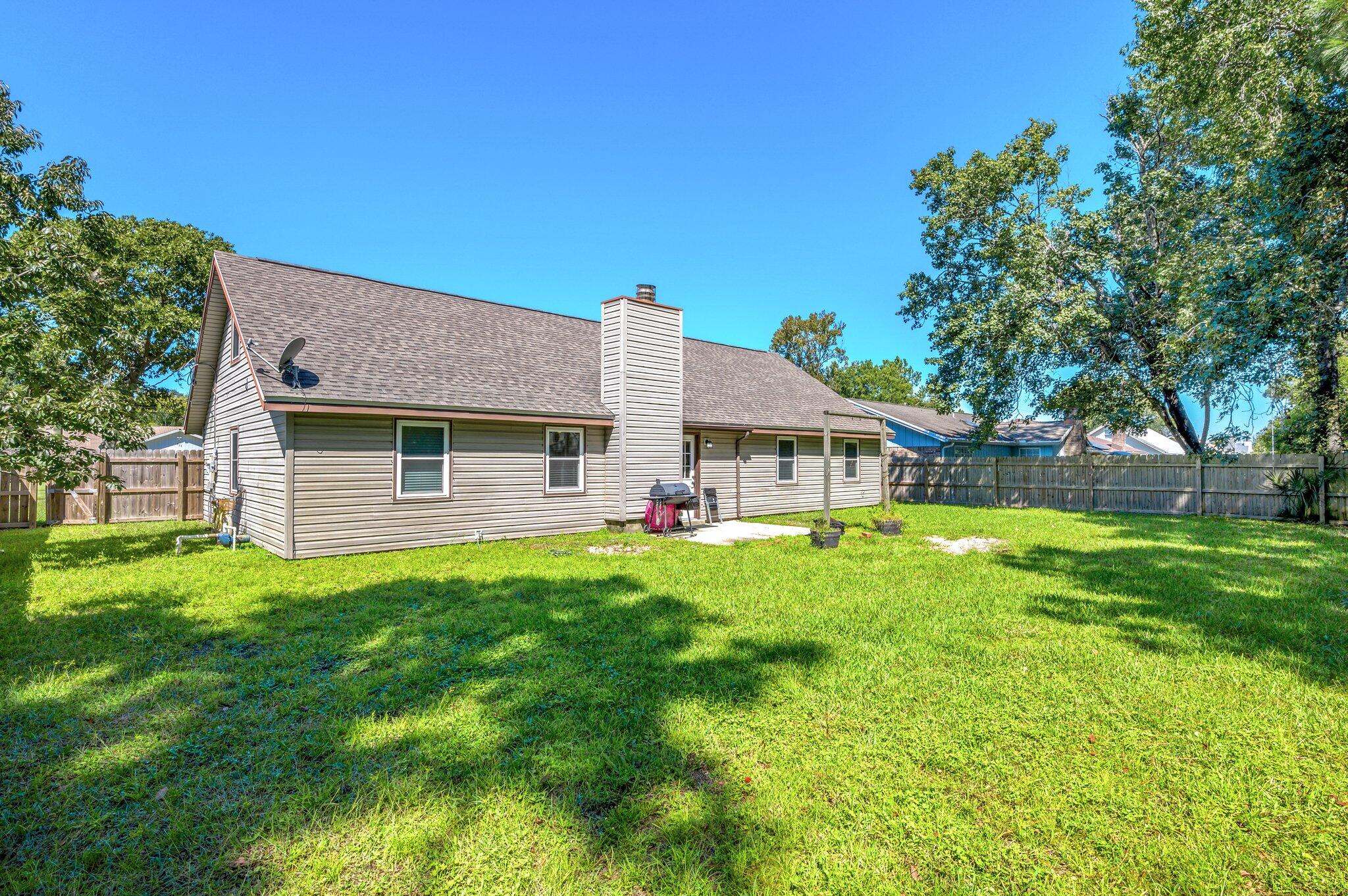 MARY ESTHER MANOR - Residential