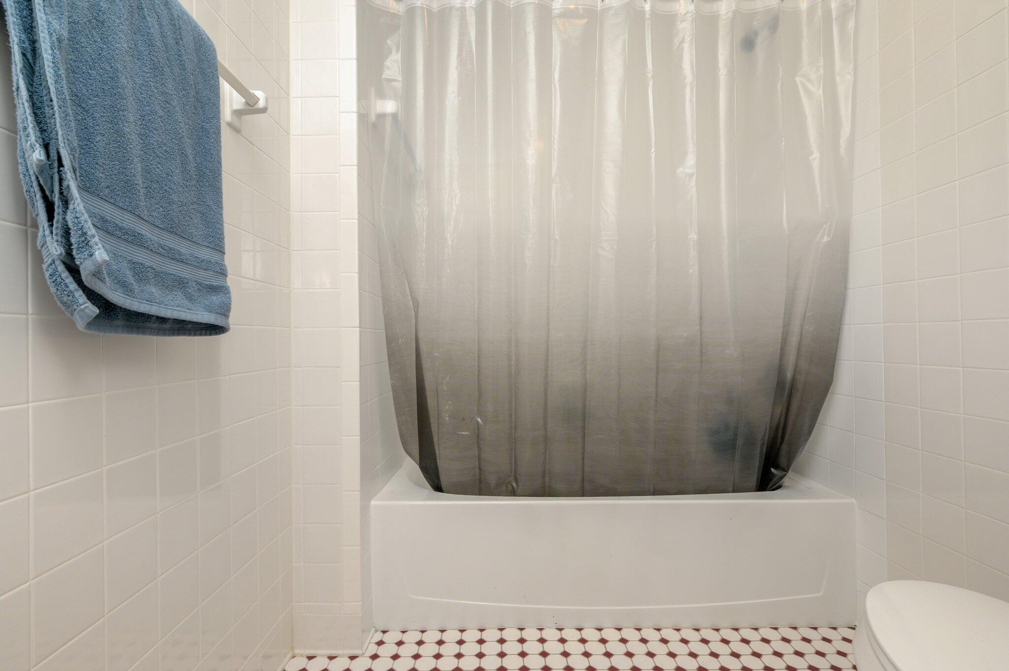 MARY ESTHER MANOR - Residential