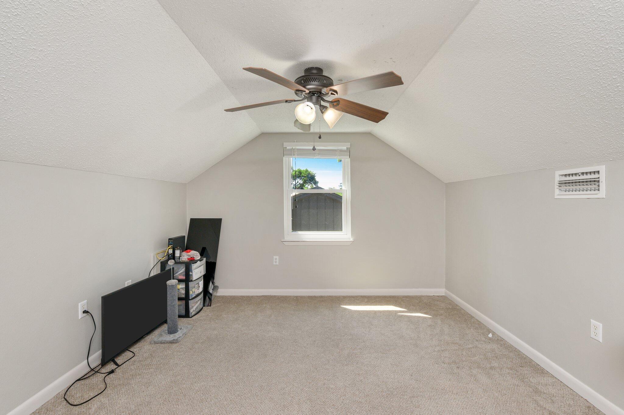 MARY ESTHER MANOR - Residential